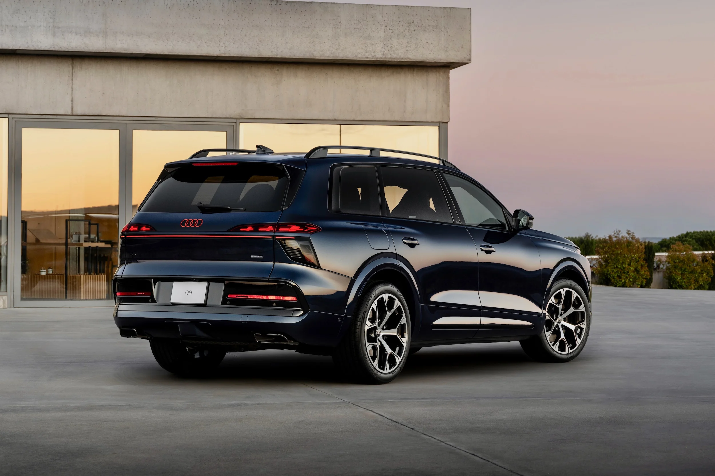 Audi Q9 3884 large