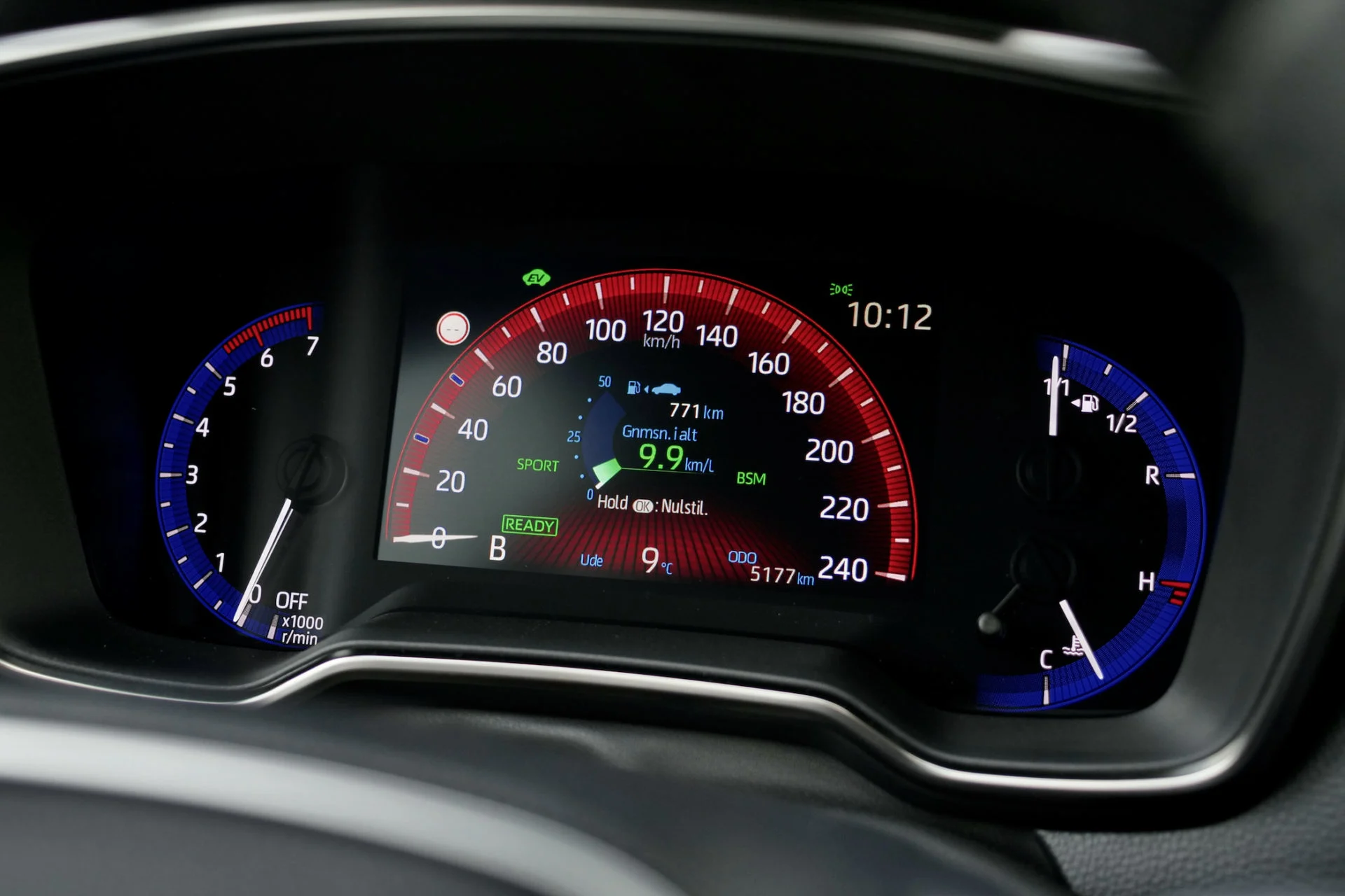 Bilbasen DUEL Kia Ceed SW PHEV vs Suzuki Swace Hybrid9944
