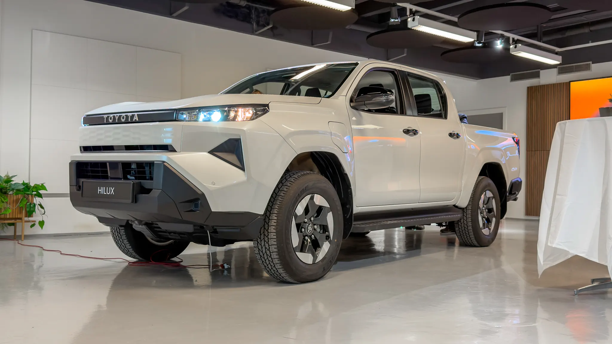 Toyota Hilux Electric-09