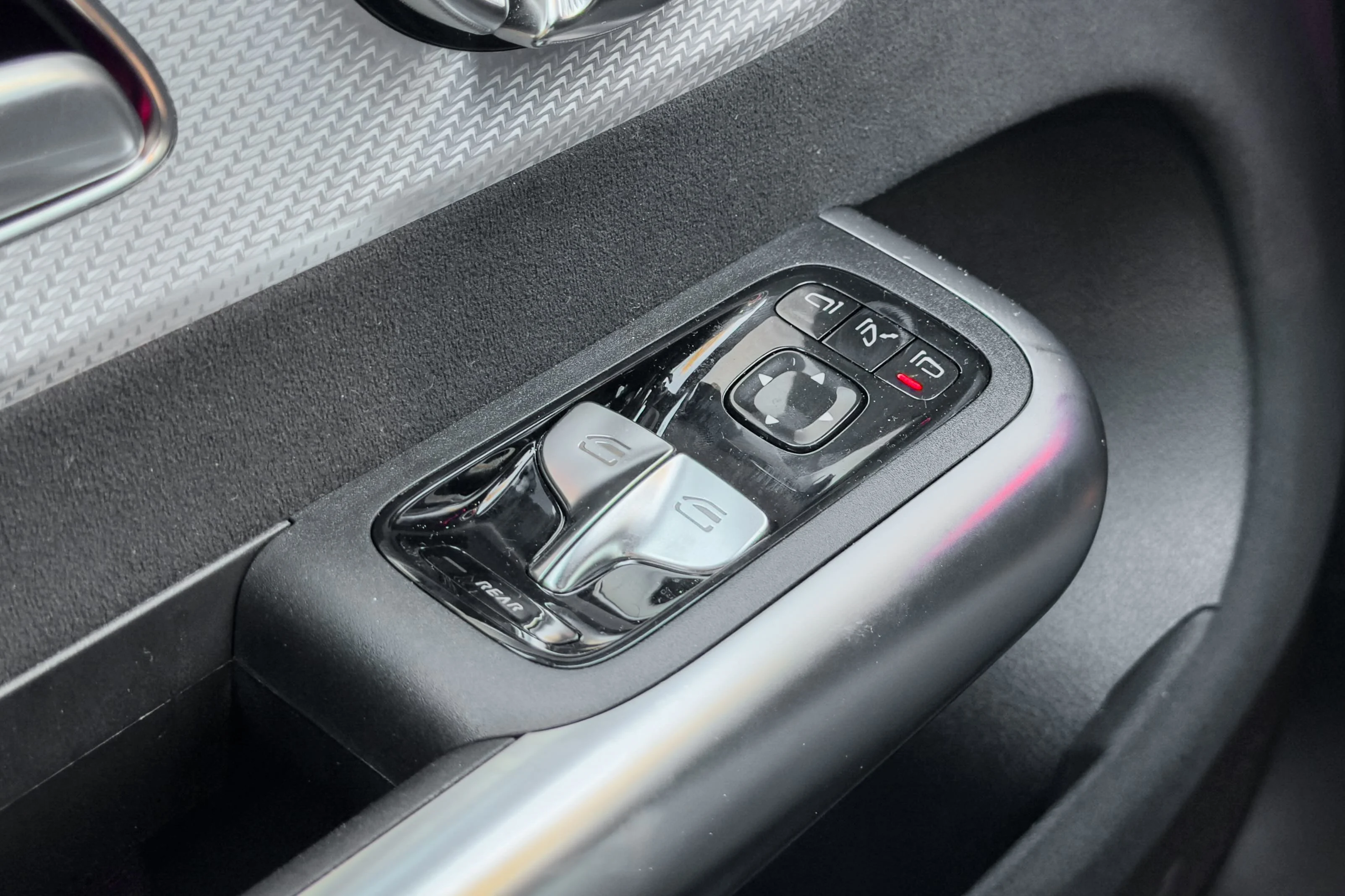 Mercedes-Benz CLA EQ-15