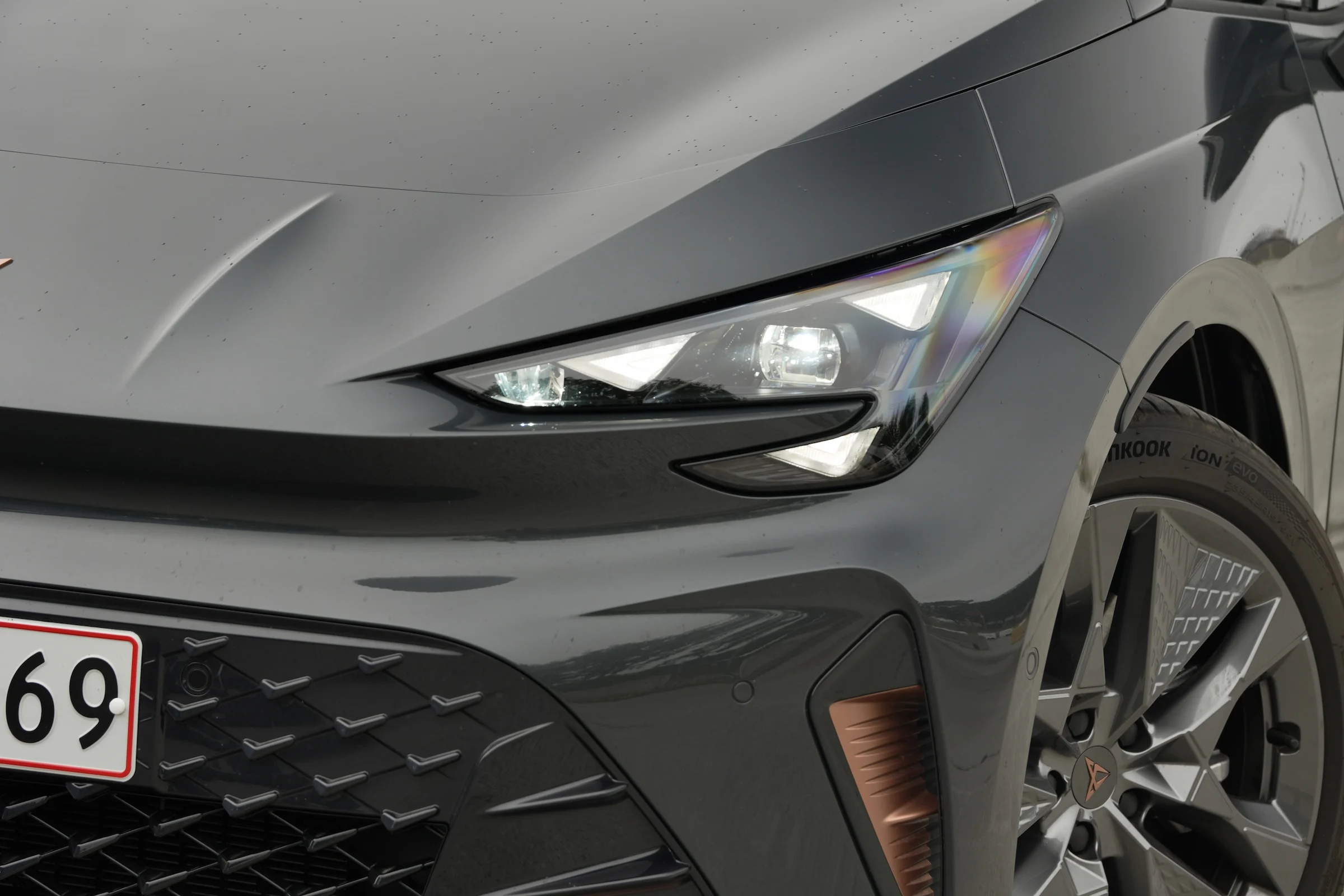 DUEL Cupra Born vs VW ID.3 Neo 3843