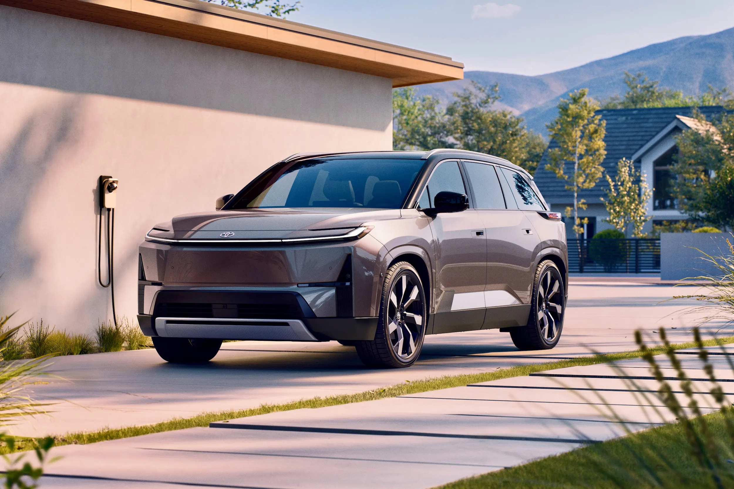 2027 Toyota Highlander Limited Spellbound2Tone 0018