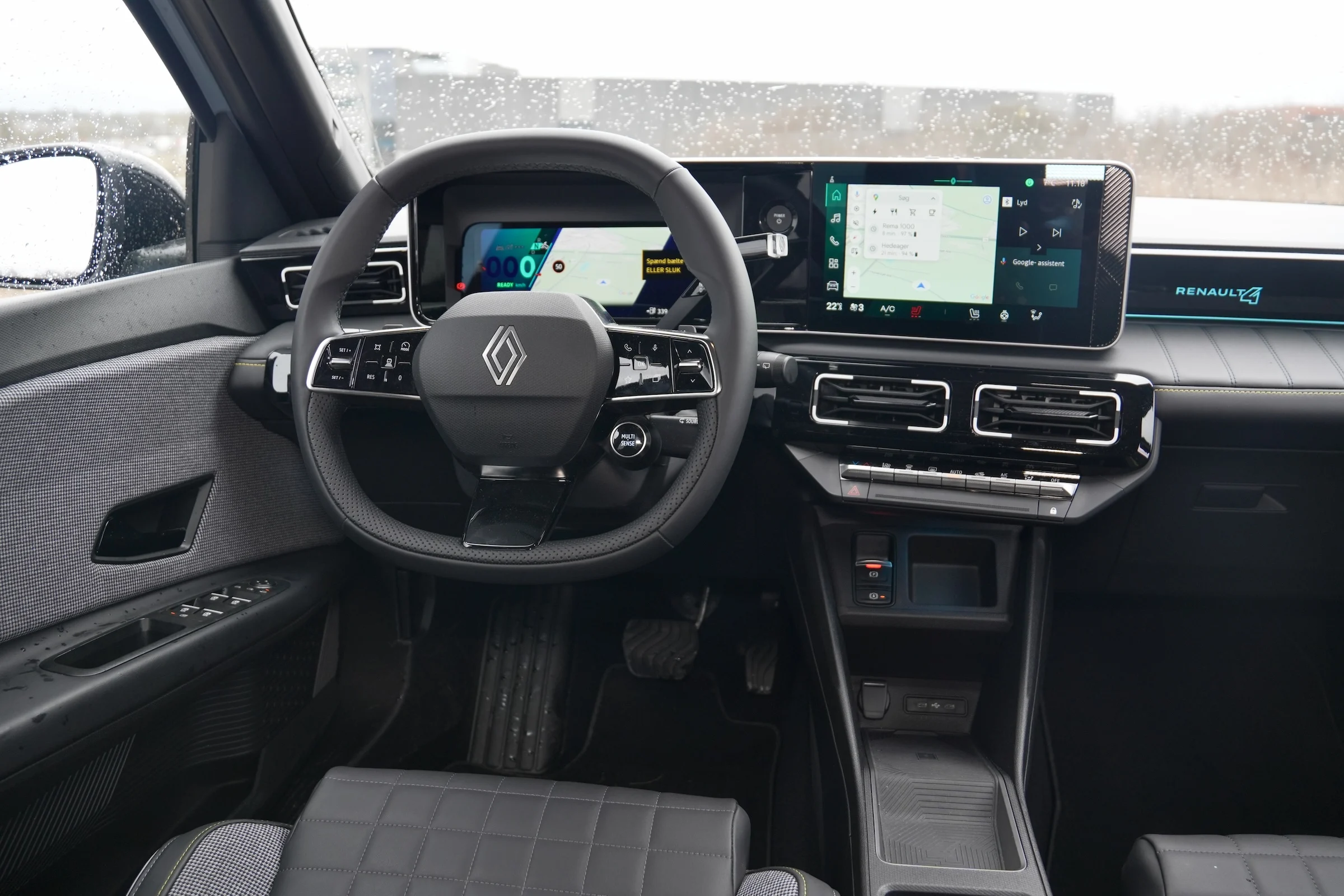 DUEL Jaecoo J5 EV vs Renault 4 E-Tech 170