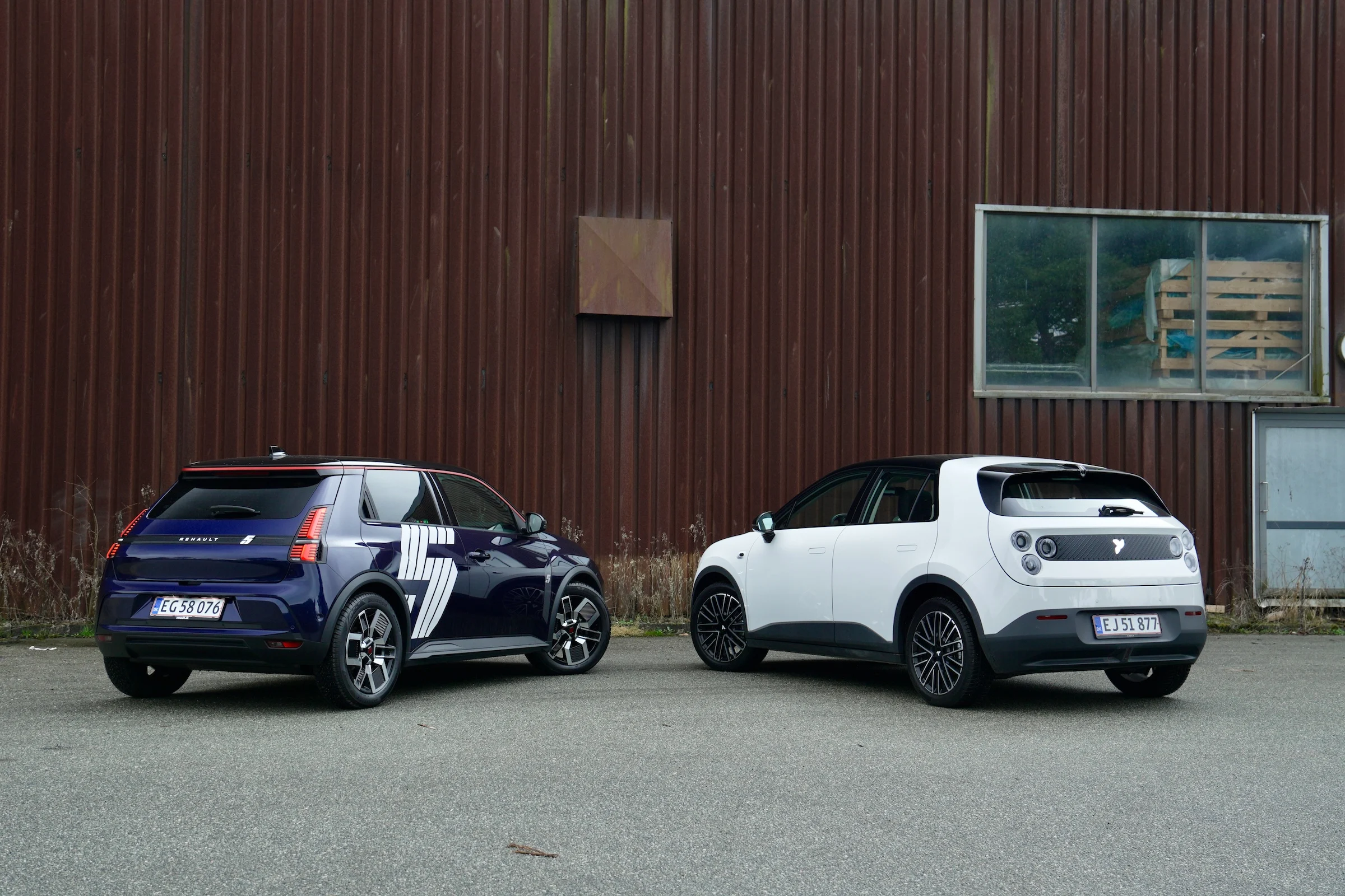 DUEL Firefly vs Renault 5 52 MBB 914