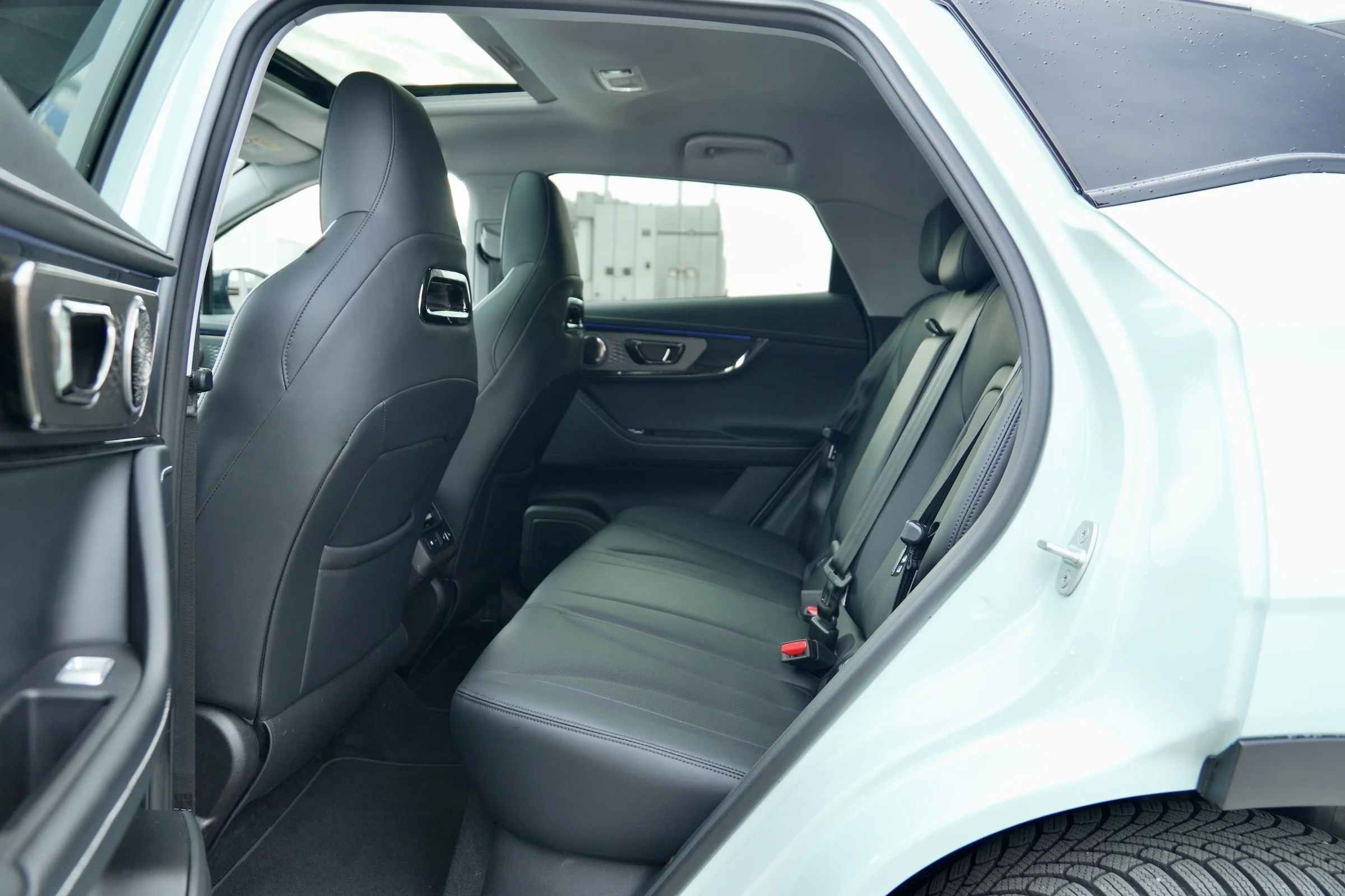 DUEL MGS5 EV vs Omoda 5 EV 233