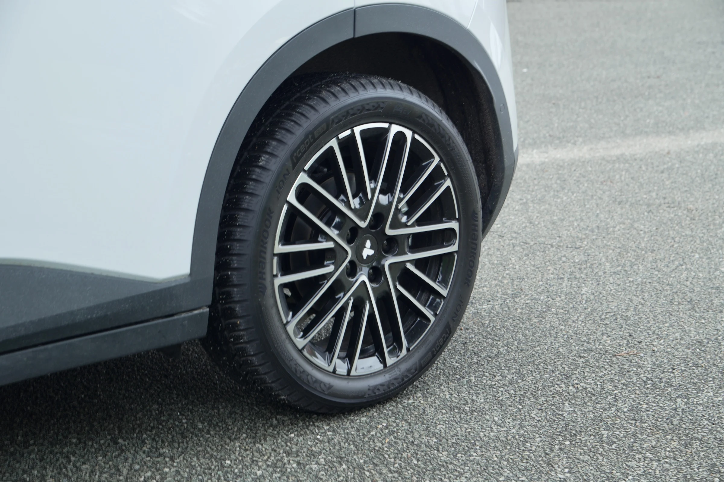 DUEL Firefly vs Renault 5 52 MBB 881