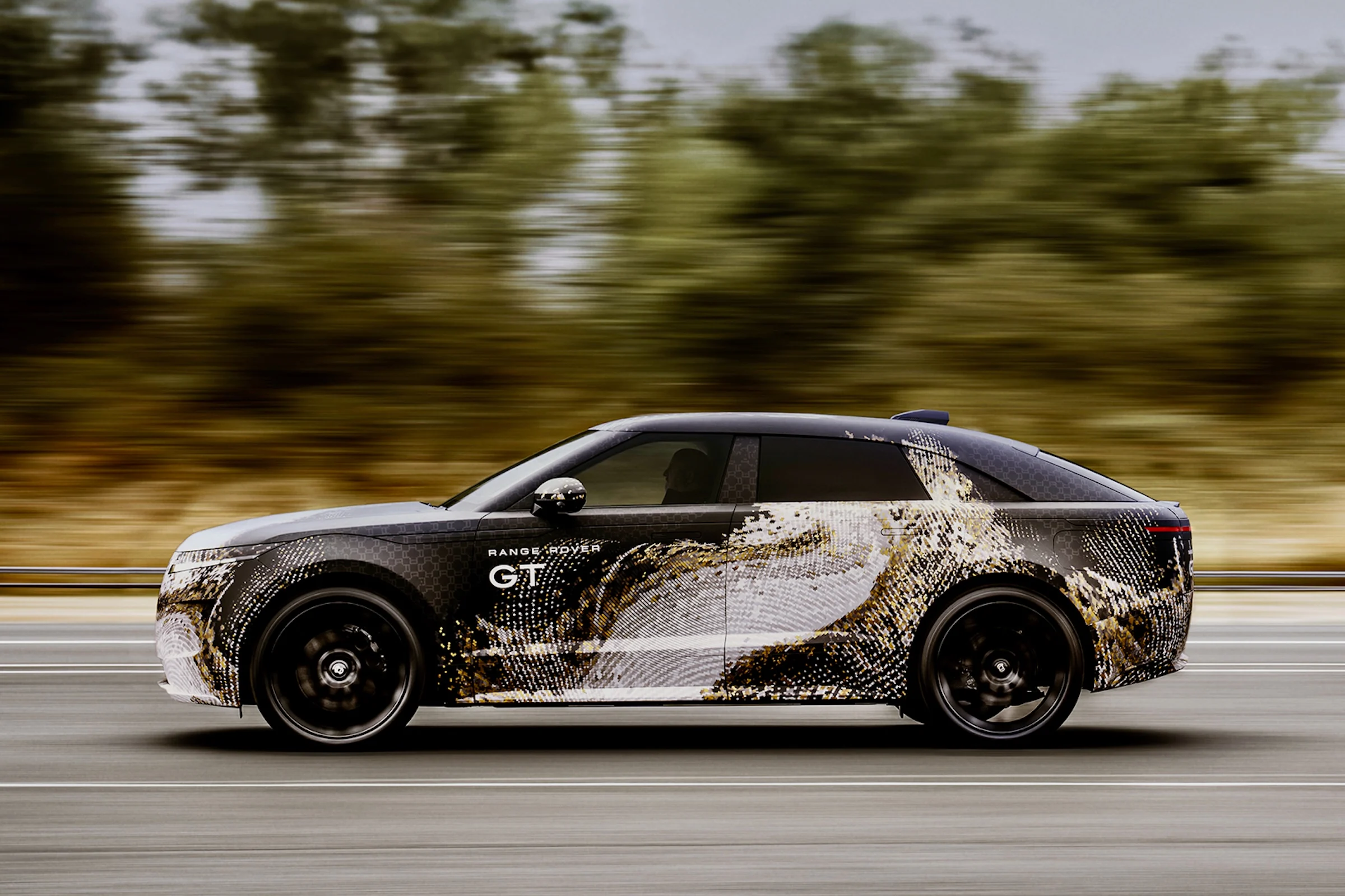 RR GT EXTERIOR SIDE PROFILE DYNAMIC