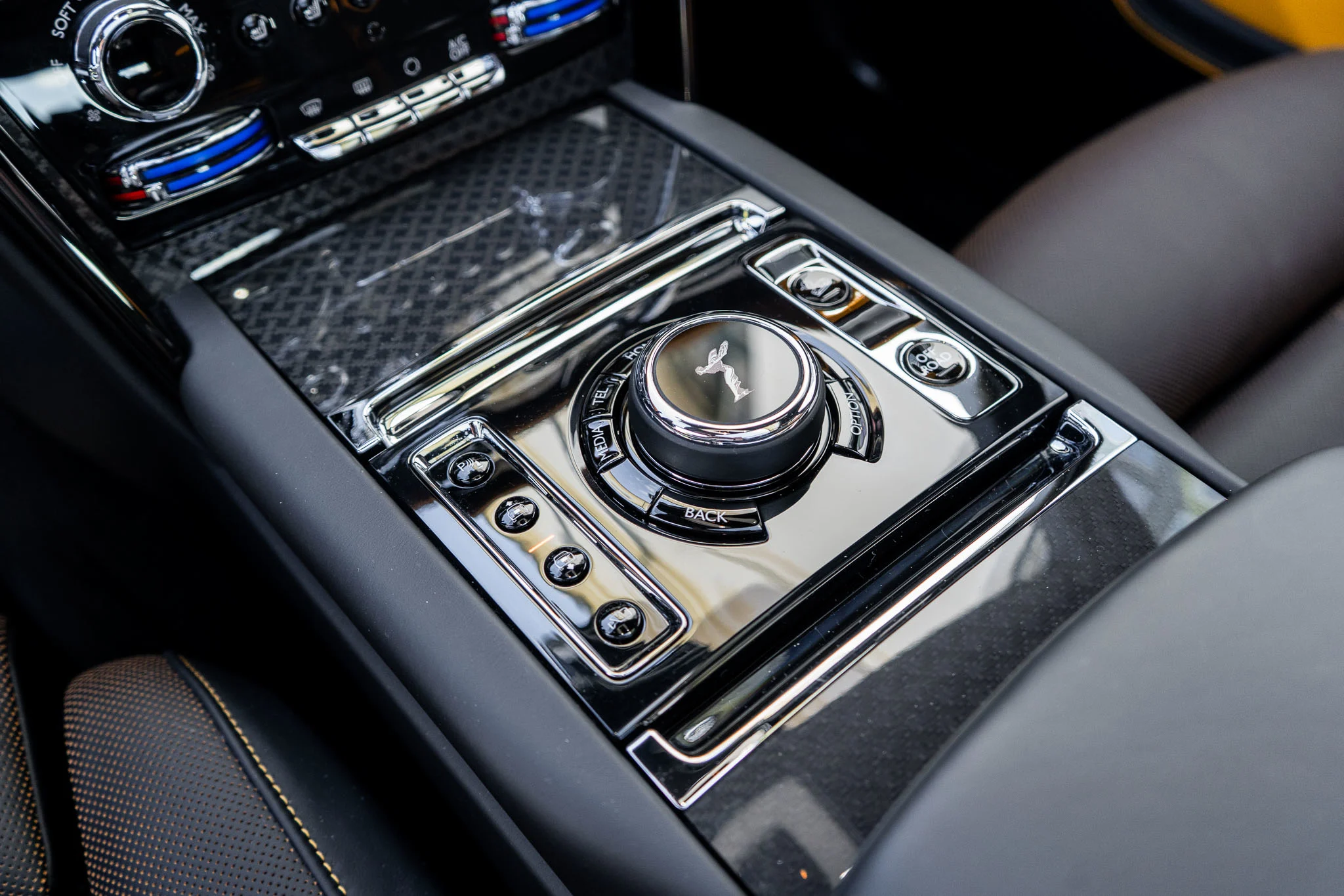 Rolls Royce Cullinan-10