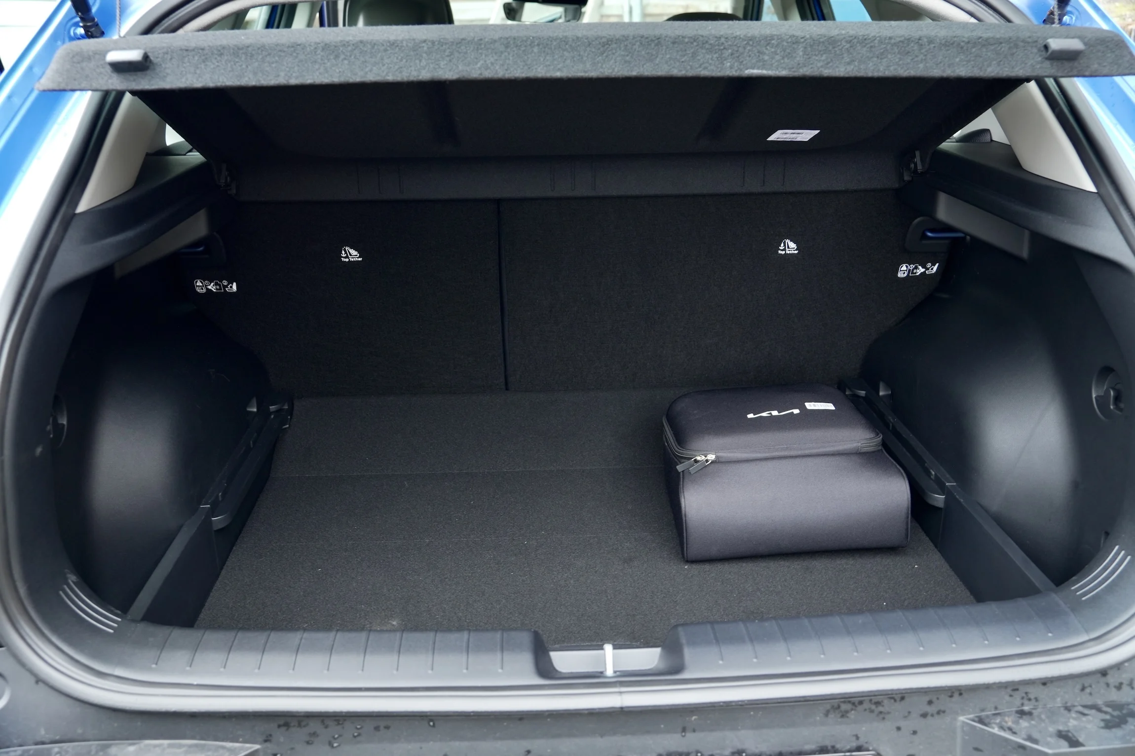 Kia EV4 LR vs VW ID.3 Max+ MBB098