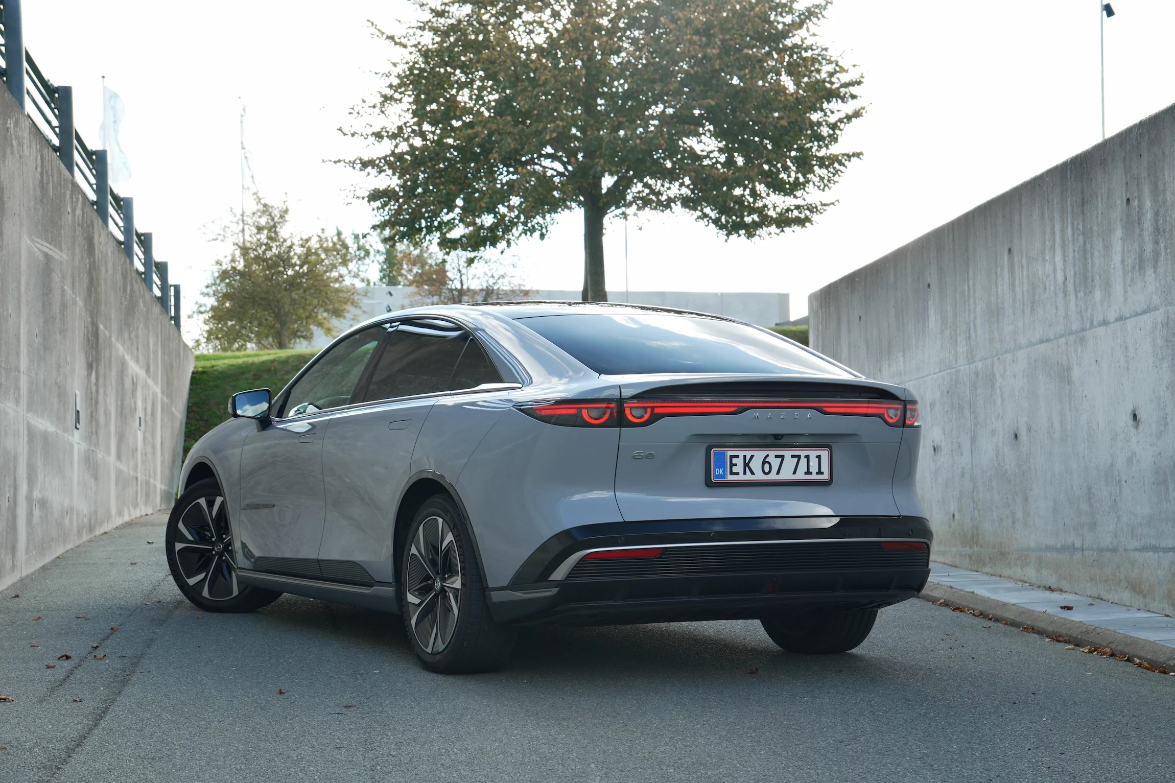 STORTEST Mazda 6e Tesla Model 3 VW ID.7 MBB5147