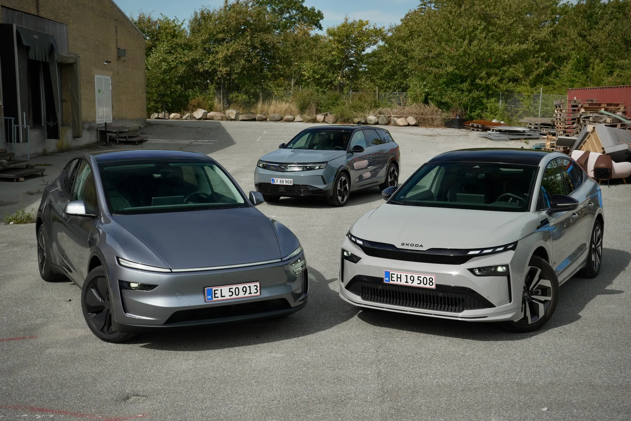 Opel vs Tesla vs Skoda MBB 235