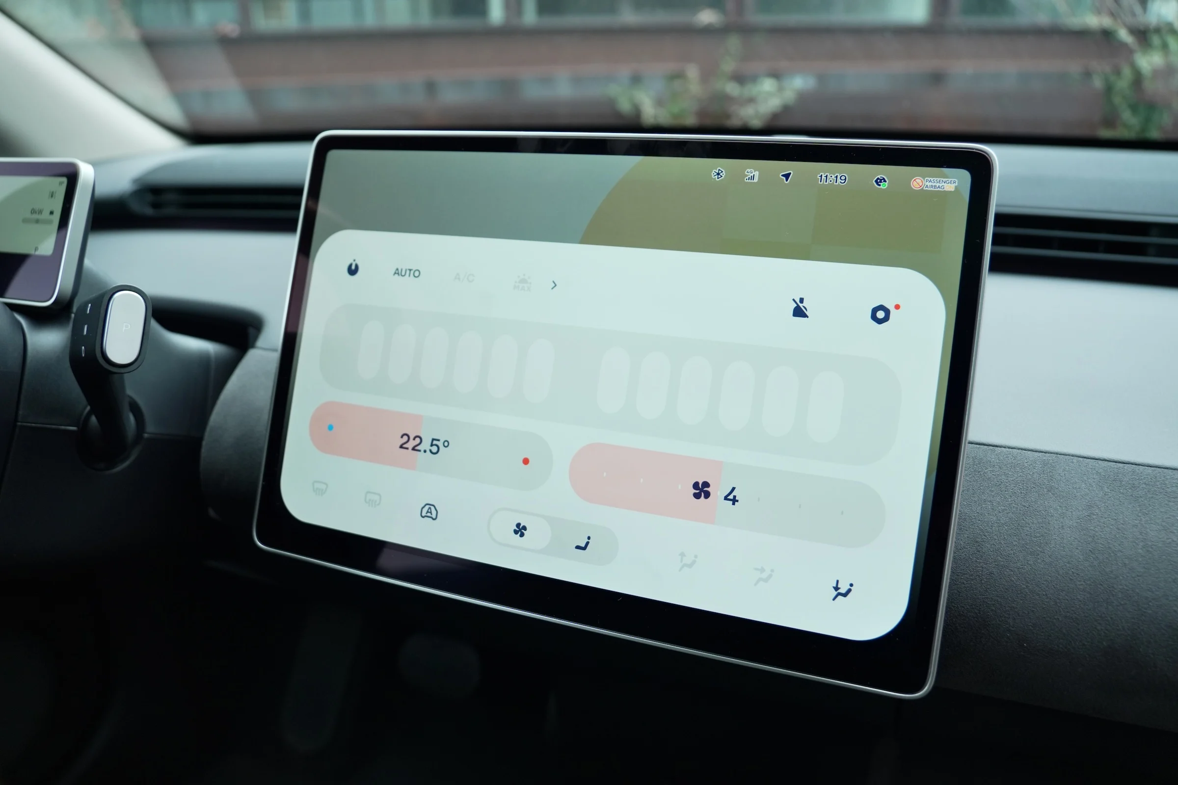 DUEL Firefly vs Renault 5 52 MBB 013