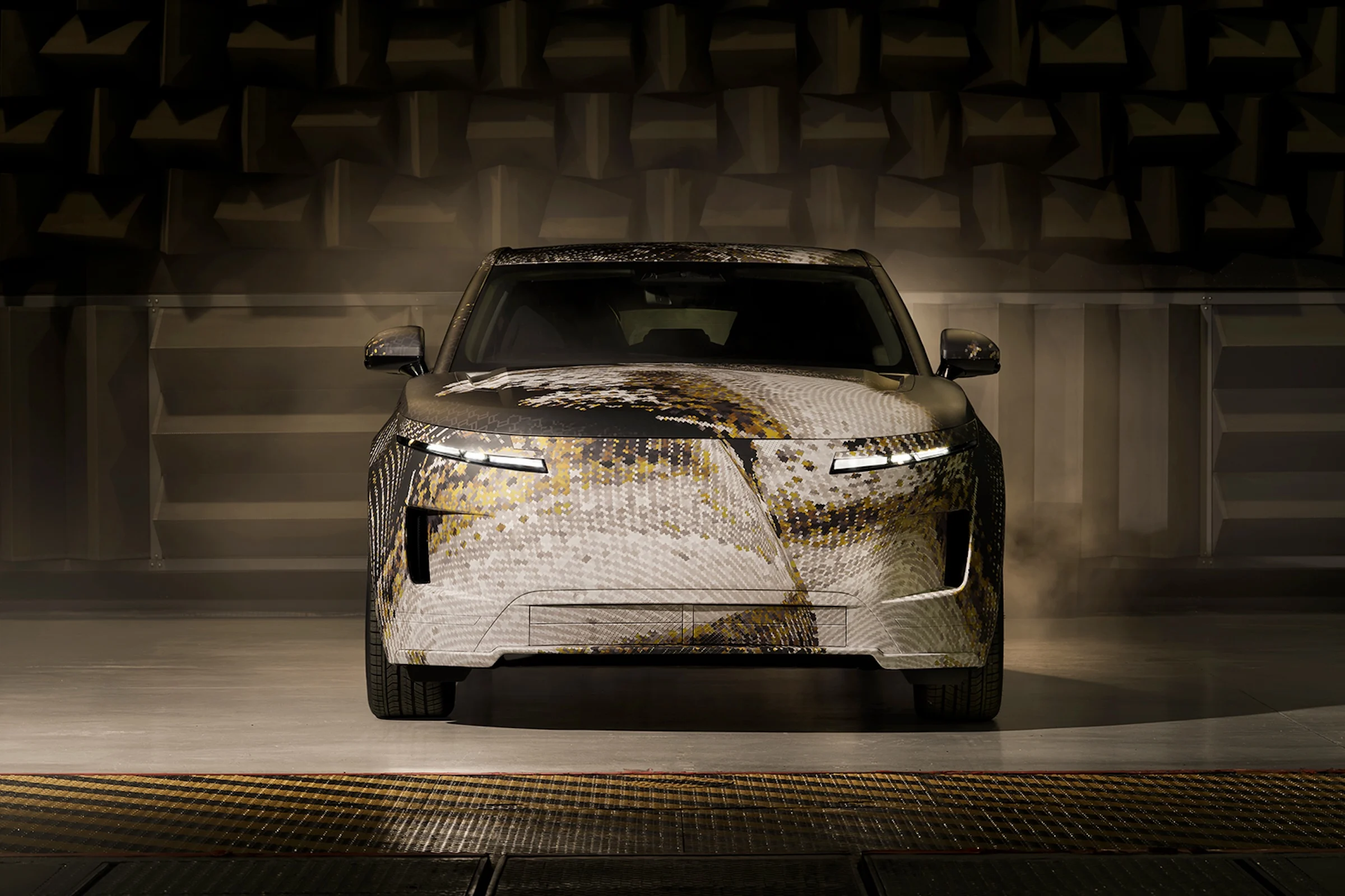 RR GT FRONT-PROFILE