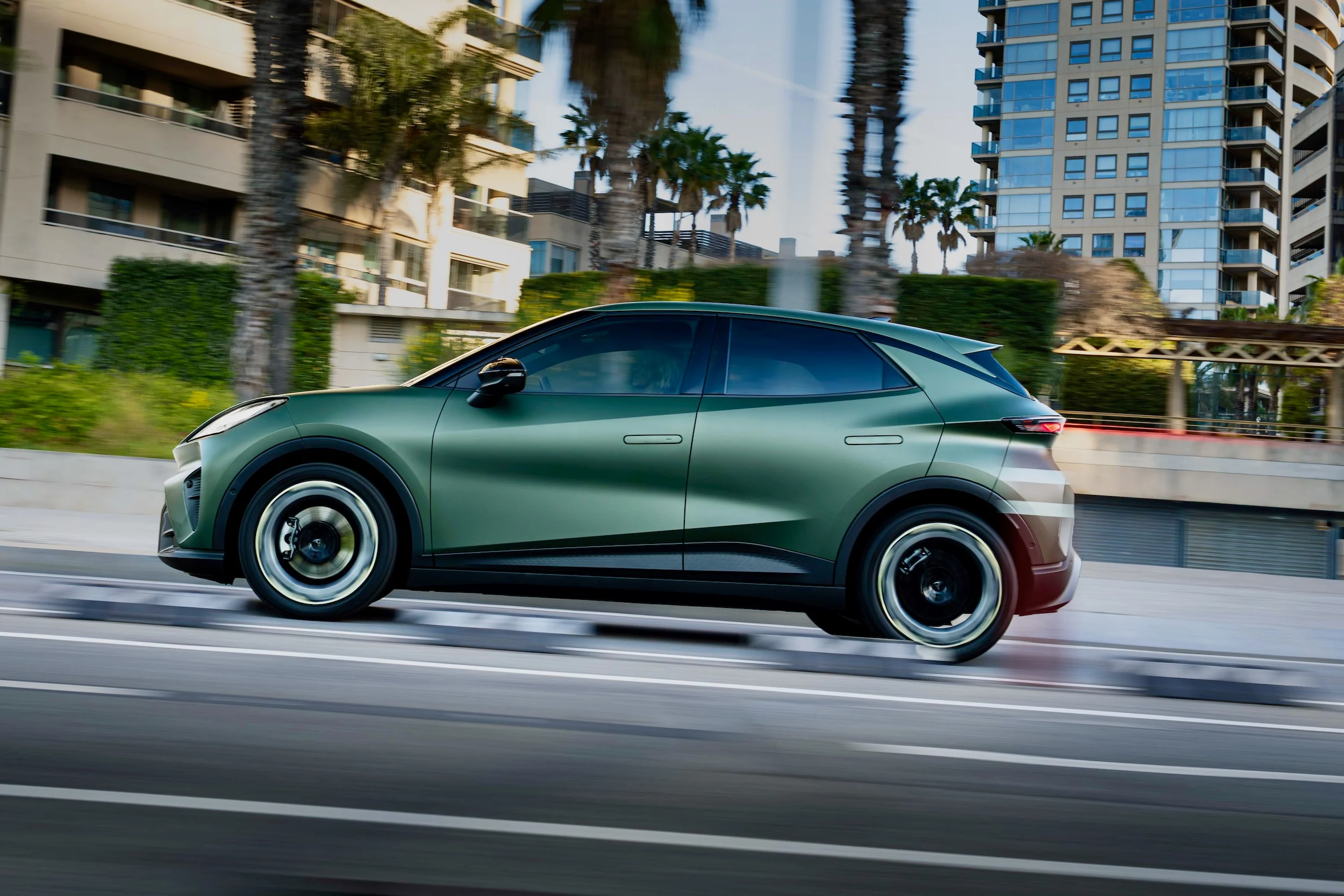 037 New-CUPRA-Raval-takes-to-the-streets-with-rebellious-electric-urban-spirit HQ