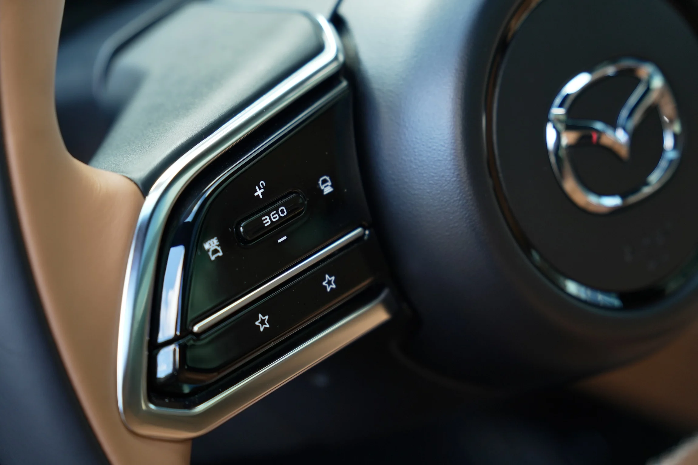 STORTEST Mazda 6e Tesla Model 3 VW ID.7 MBB5285