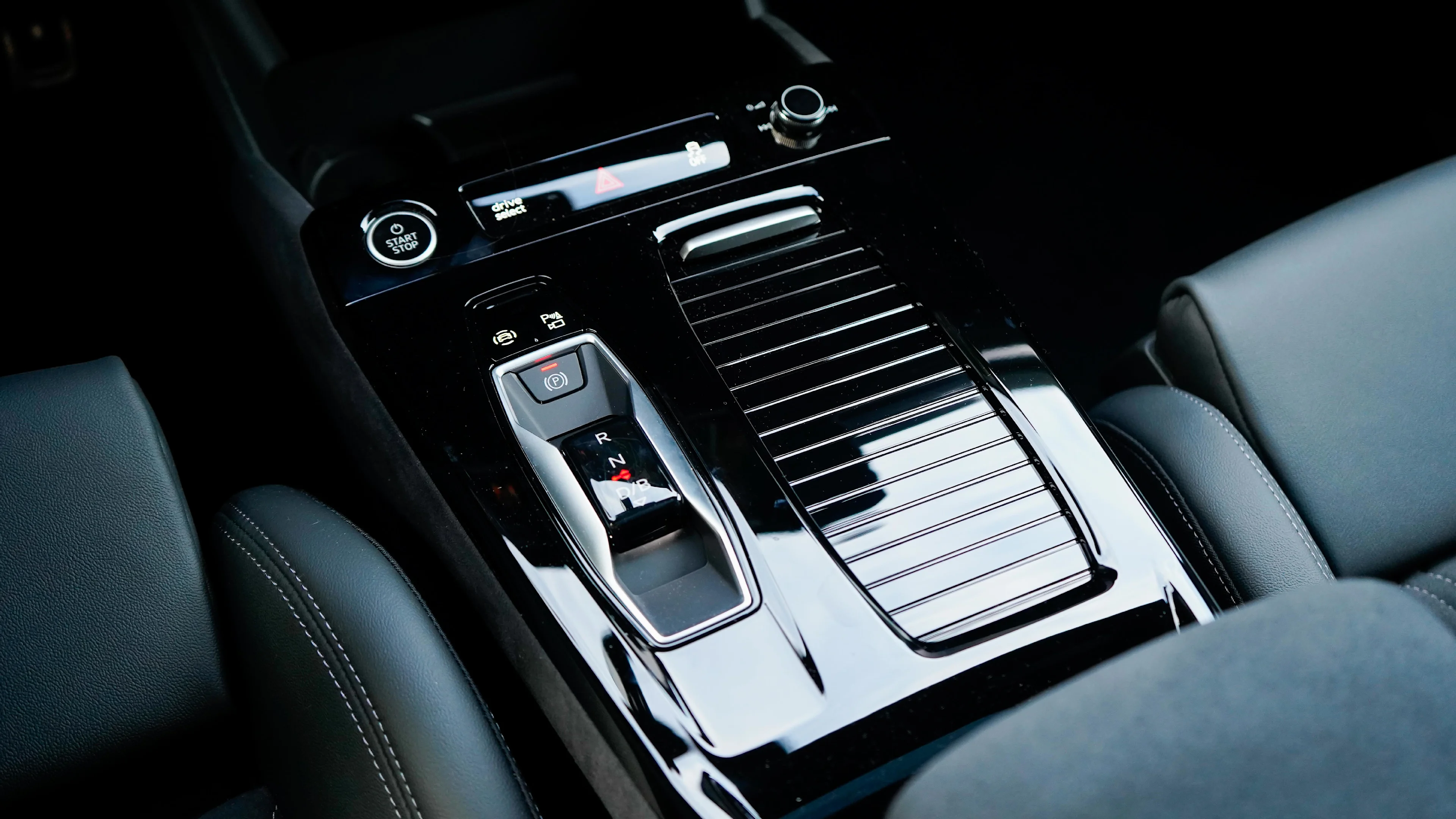 Audi Q6 e-tron Sportback-highres-11