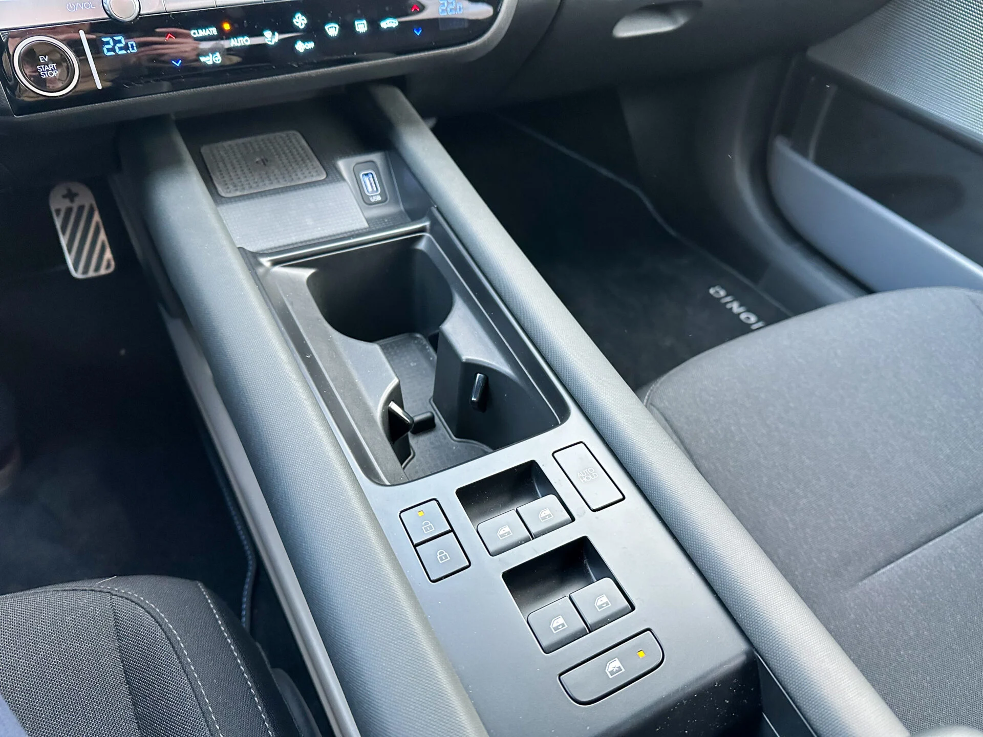 VW ID.7 vs. Hyundai Ioniq 6-43