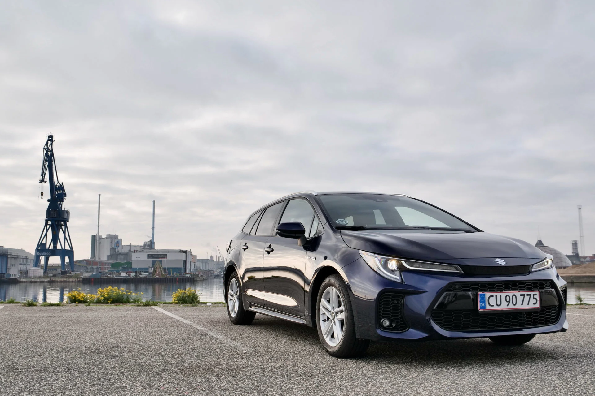 Bilbasen DUEL Kia Ceed SW PHEV vs Suzuki Swace Hybrid9957