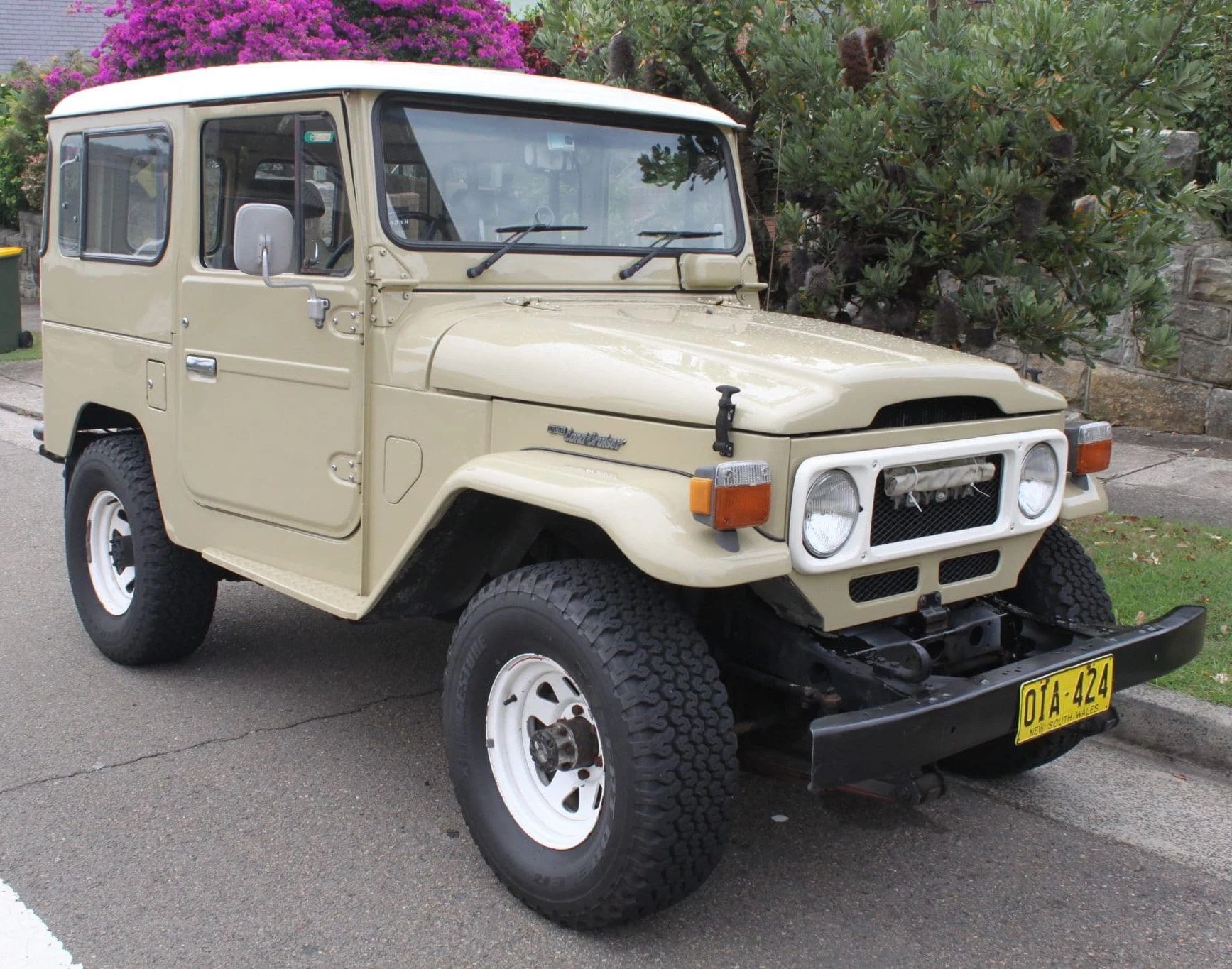 Toyota Land Cruiser FJ4