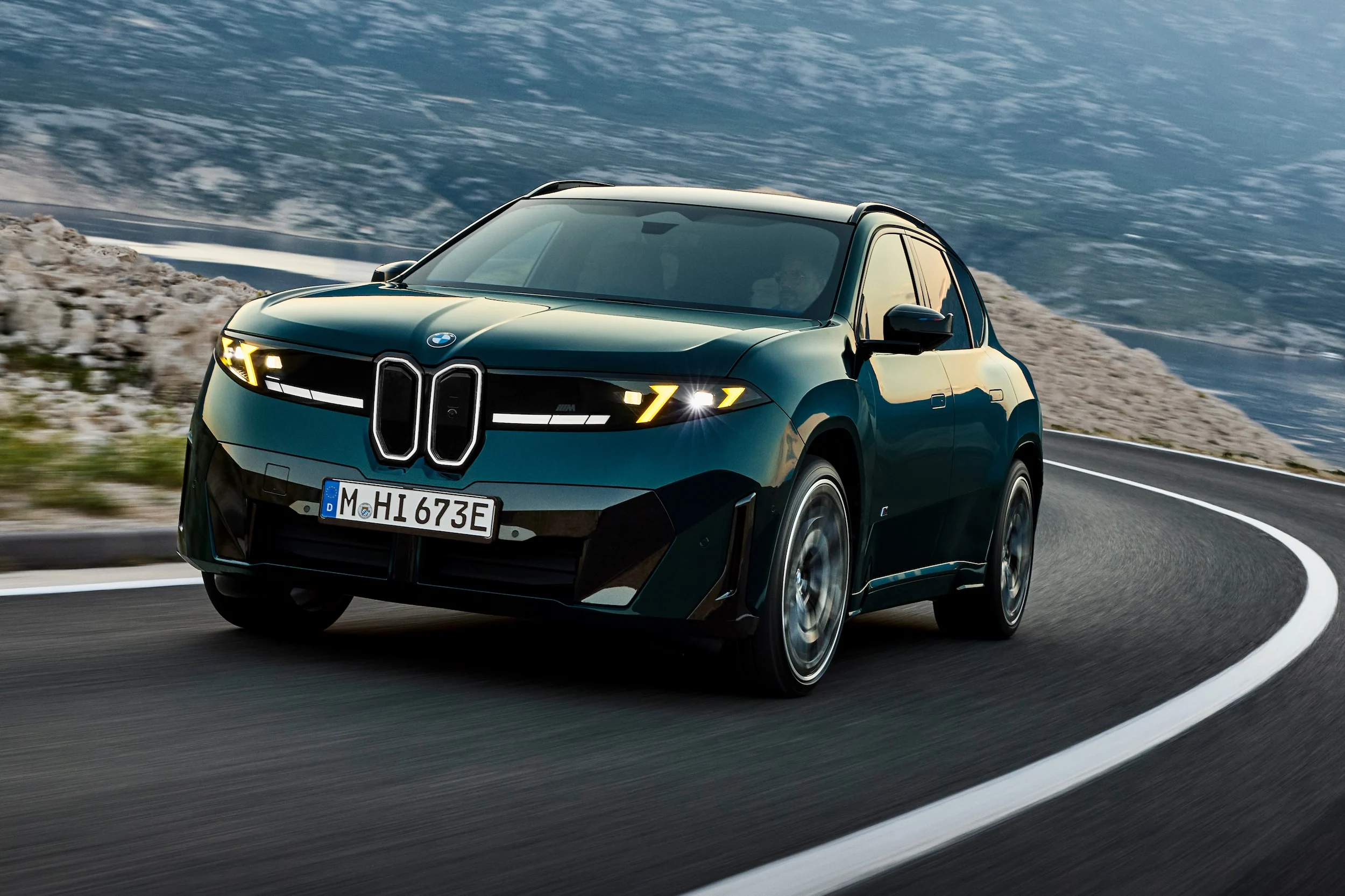P90659803 highRes the-new-bmw-ix3-m60-
