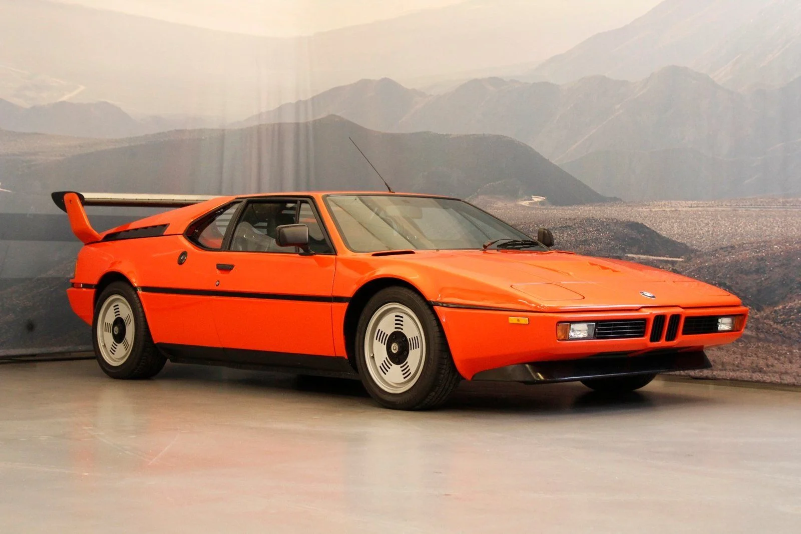 BMW M1 (1)