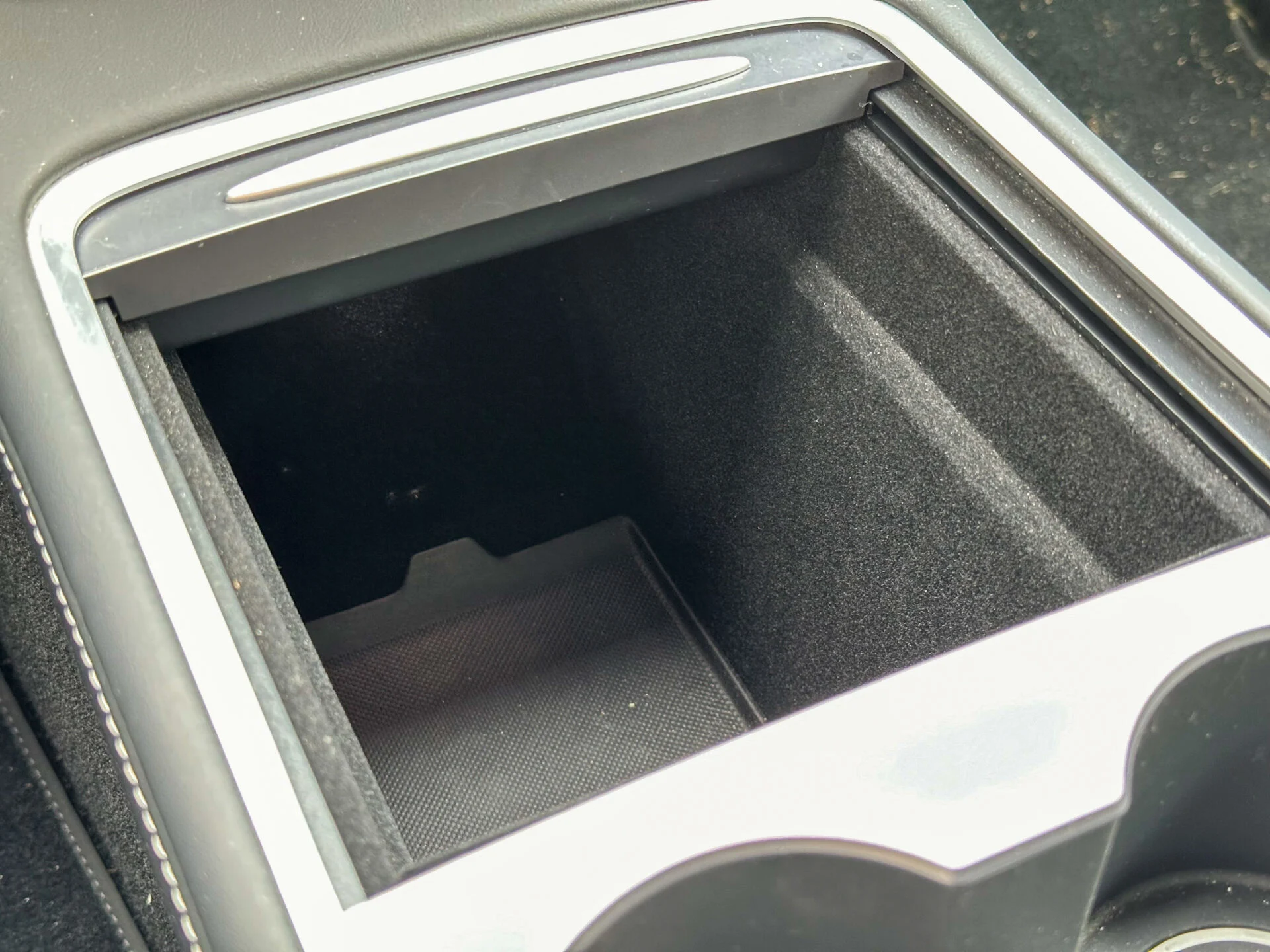 Tesla Model Y LR RWD-06
