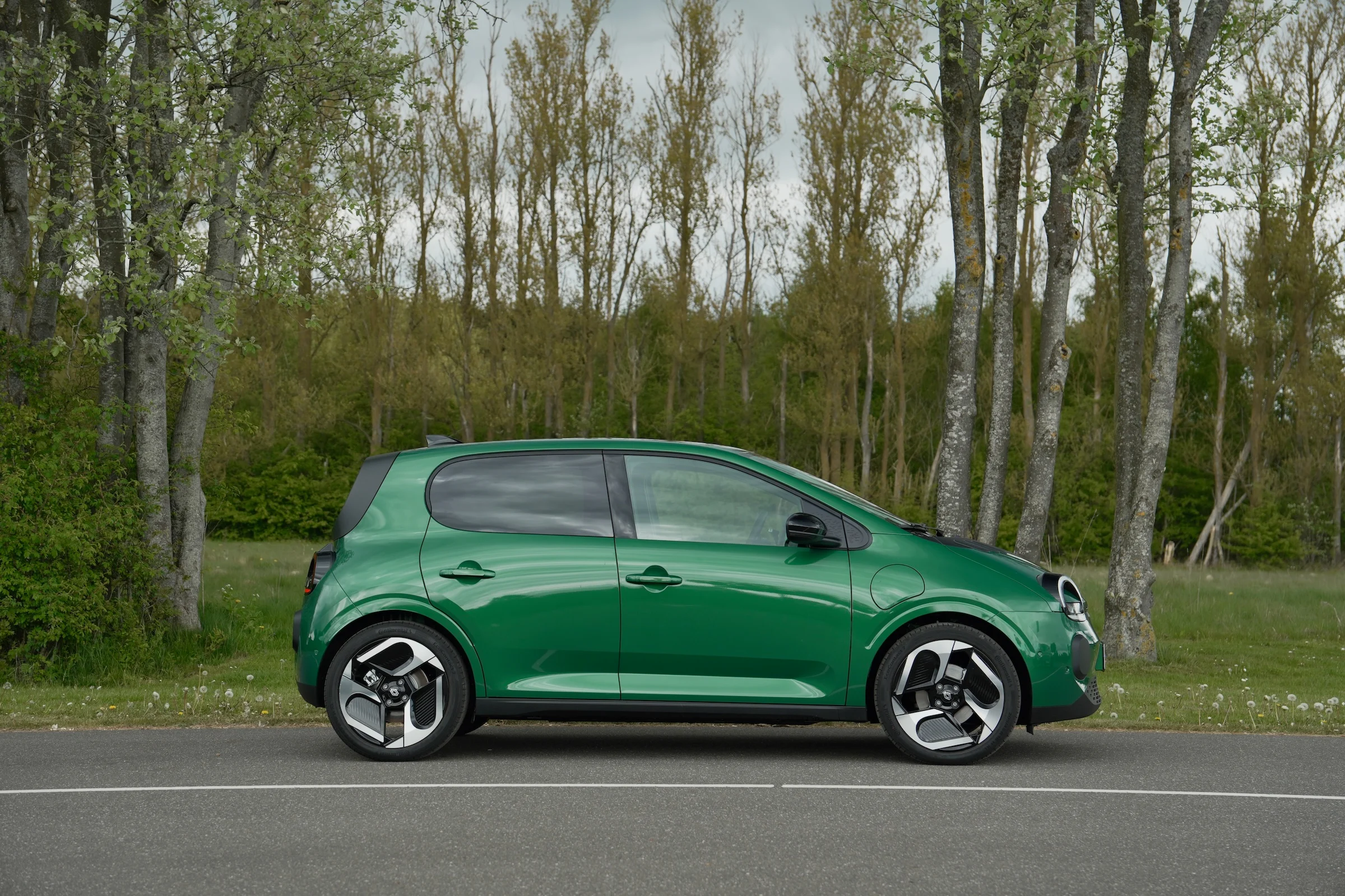 DUEL BYD Dolphin Surf vs Renault Twingo E-Tech MBB 0488