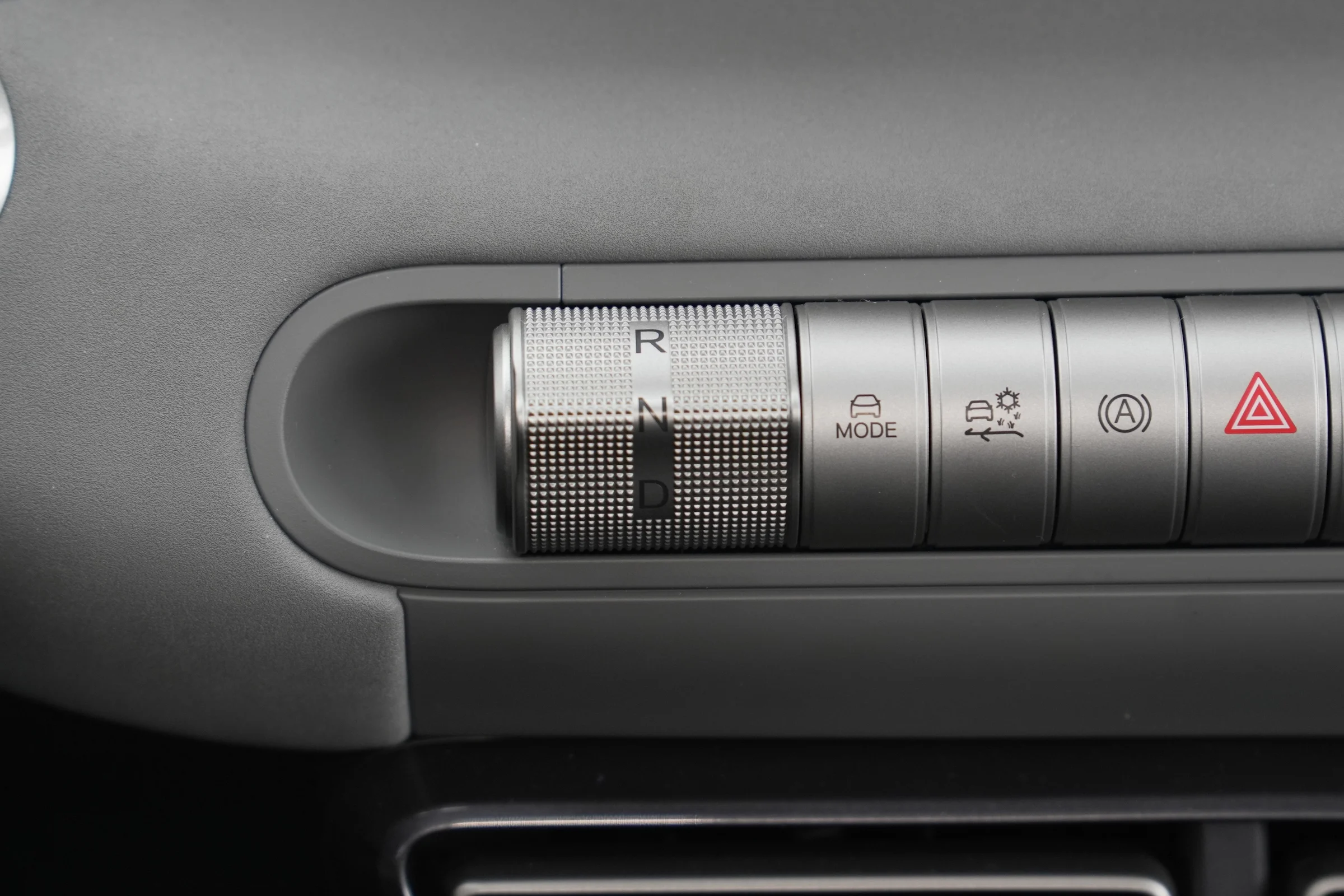DUEL BYD Dolphin Surf vs Renault Twingo E-Tech MBB 0553