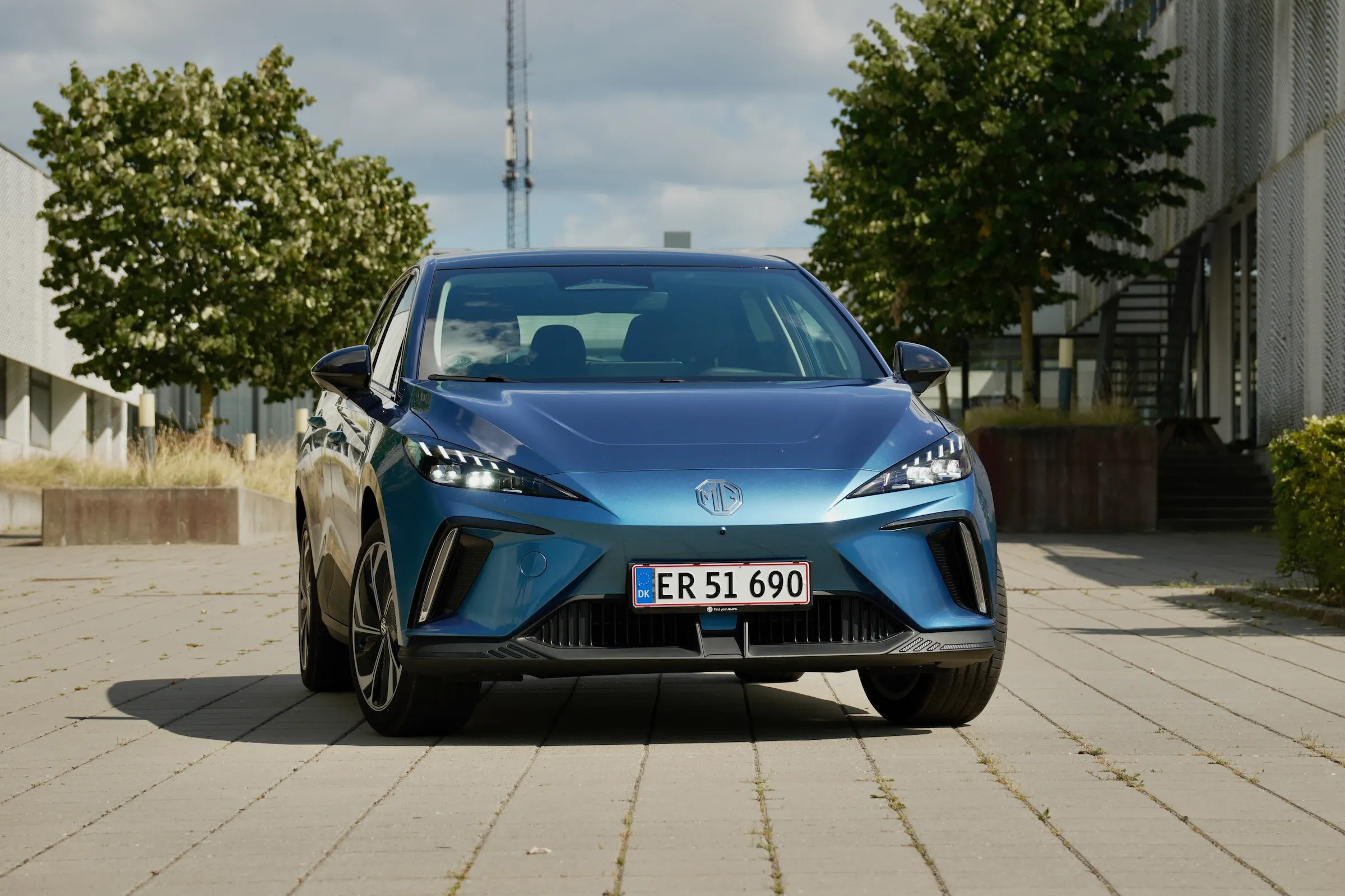 TEST MG4 EV Extended Range Luxury 2041