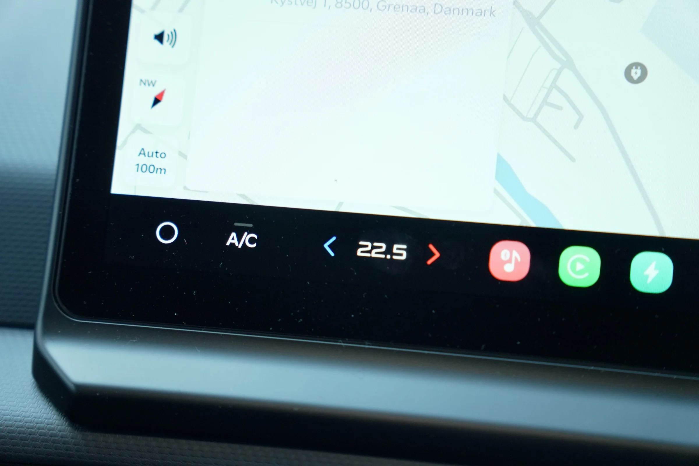 TEST Kia PV5 Passenger LR MBB 221