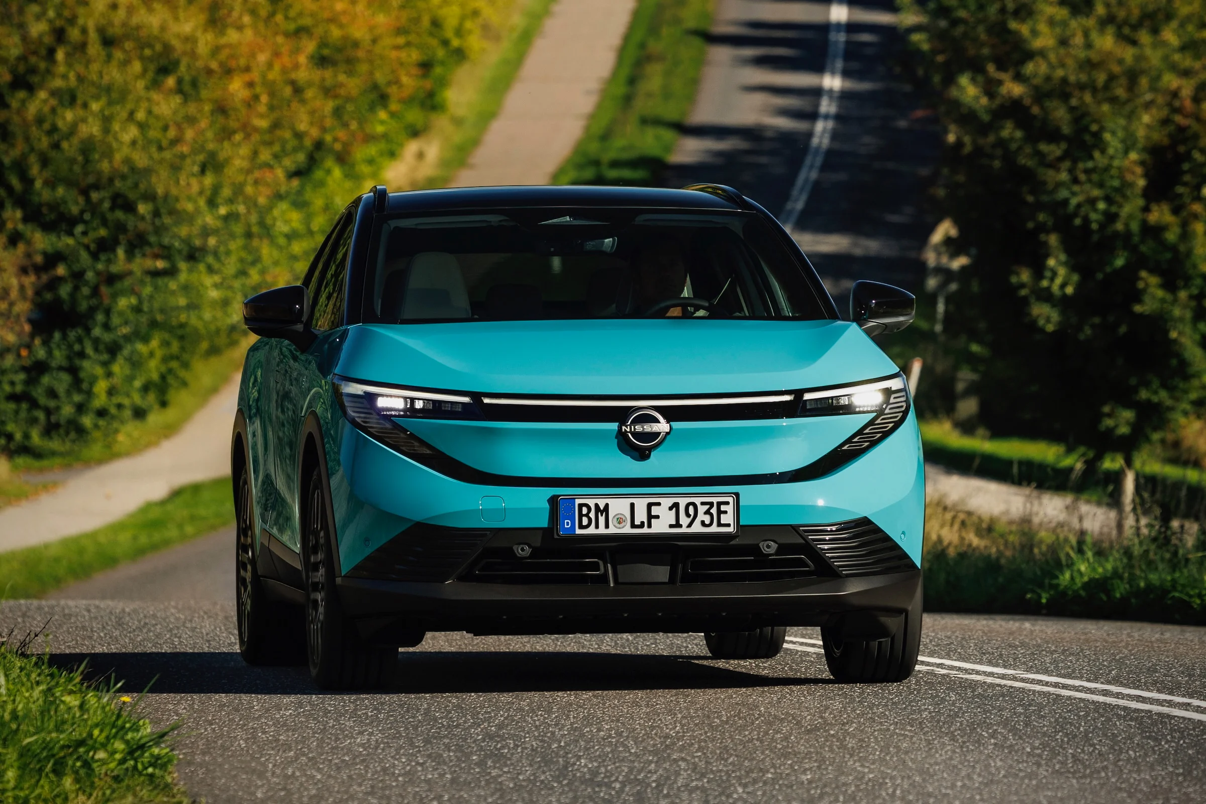Nissan LEAF025