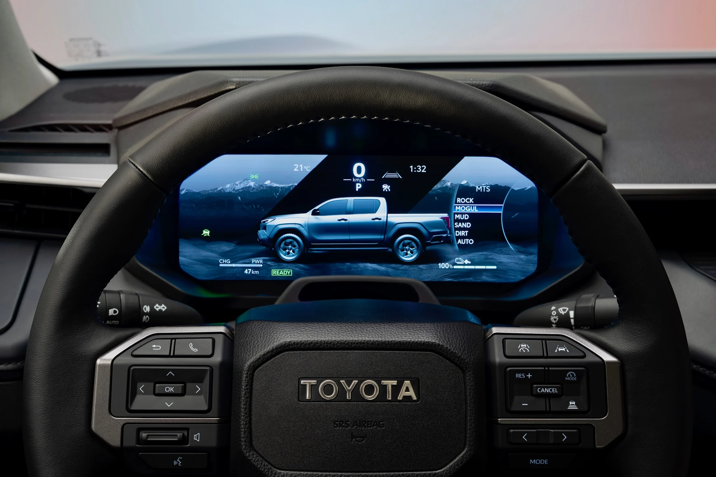 2025toyotahiluxbevint04