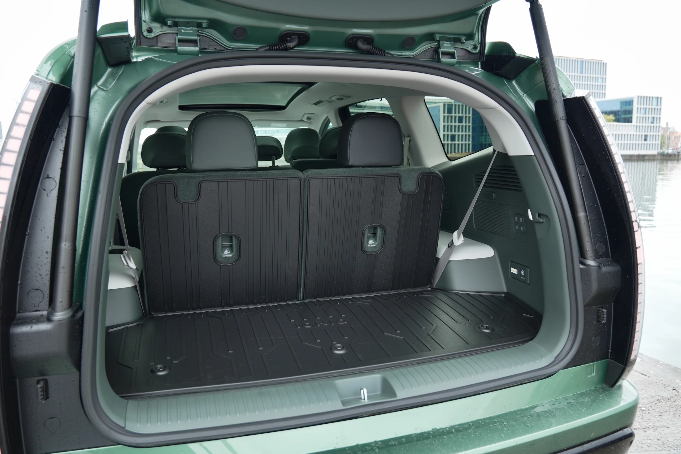 Hyundai Ioniq 9 MBB 498