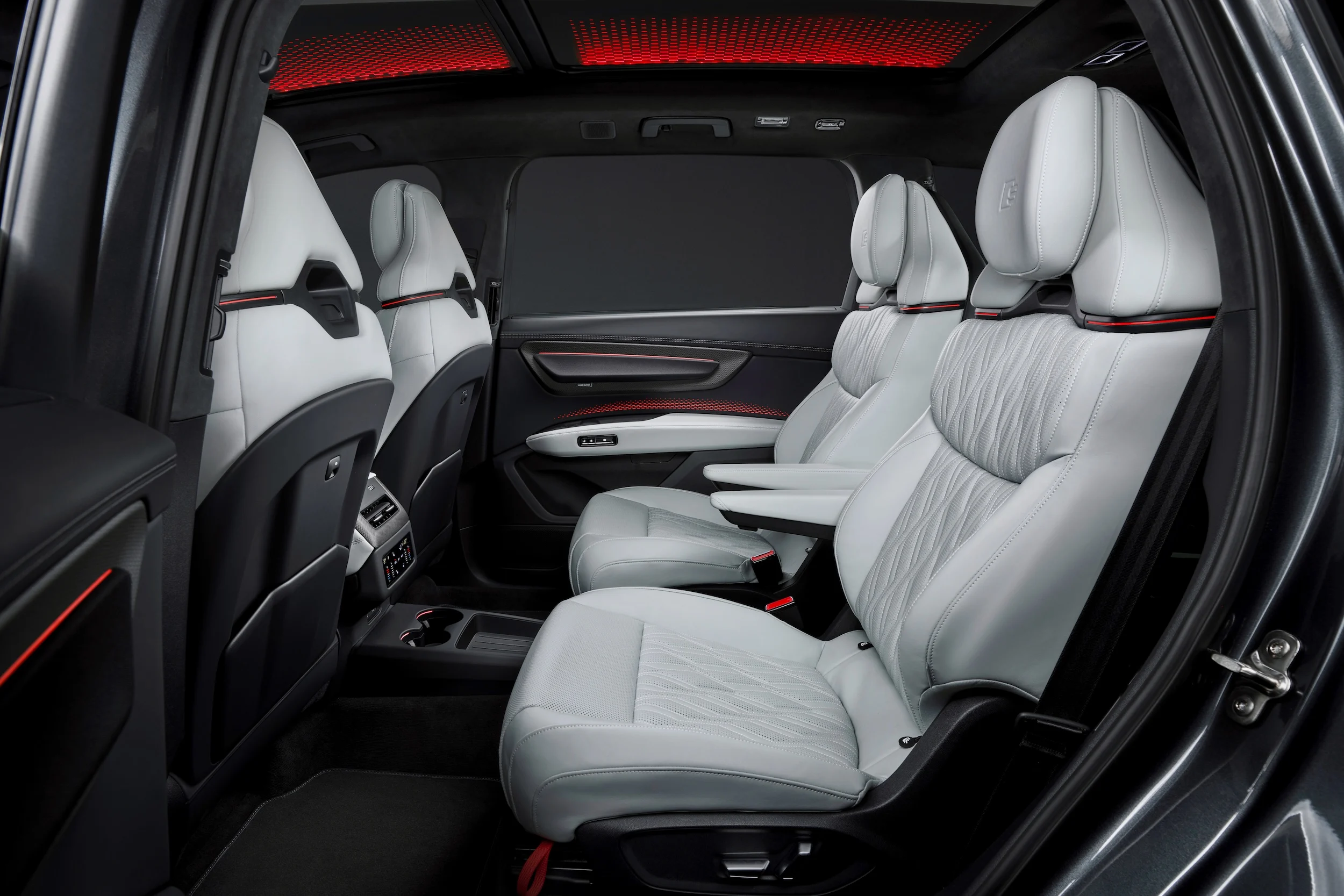 Audi Q9 12 large