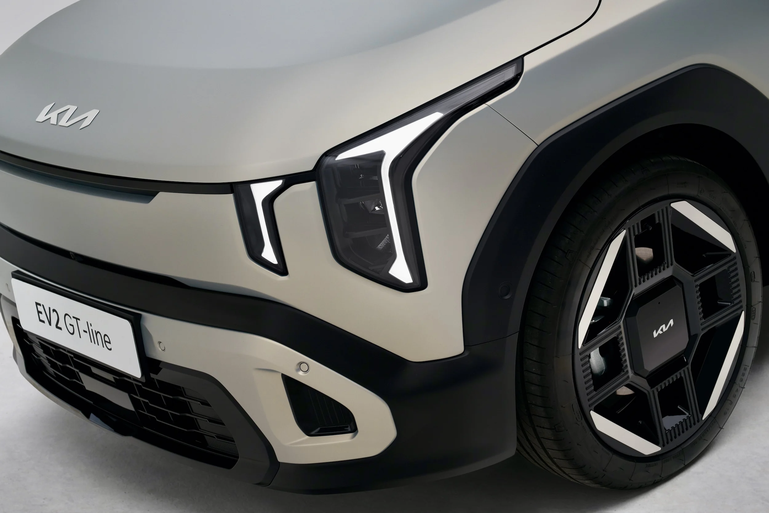 kia-ev2-gtline-ivory-silver-matt-static-highres-009