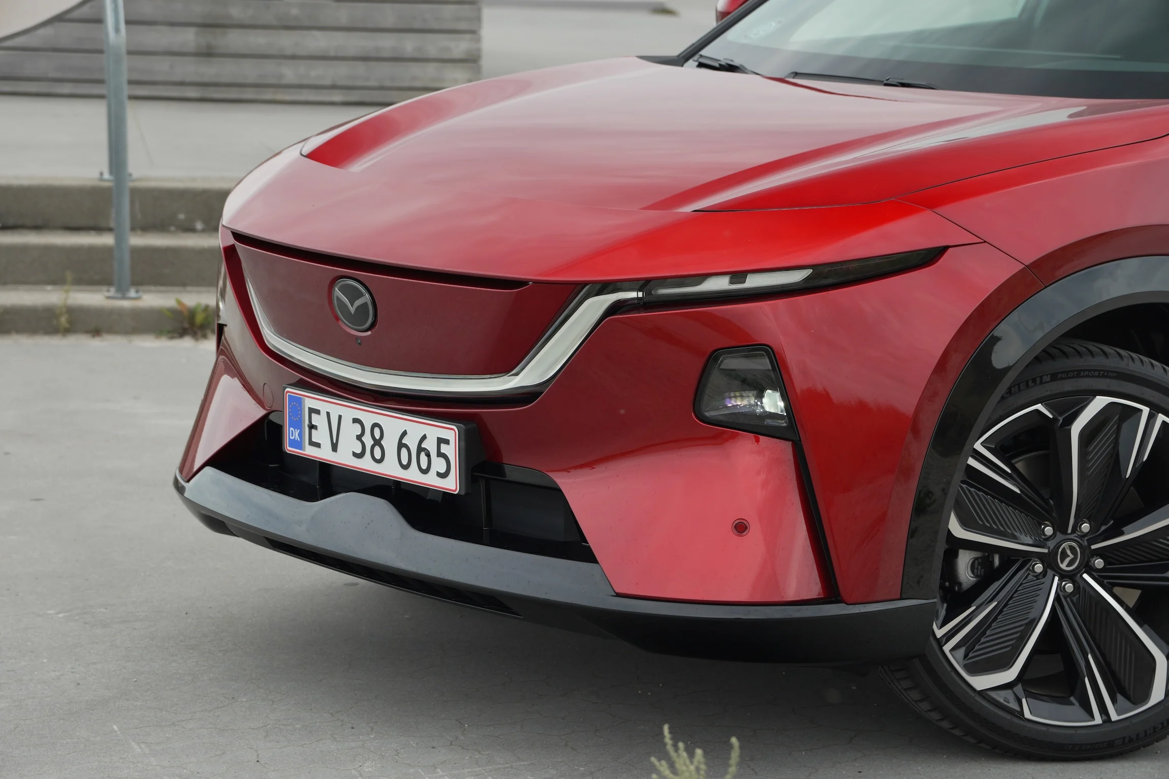 FØRSTE TUR Mazda CX-6e MBB 146
