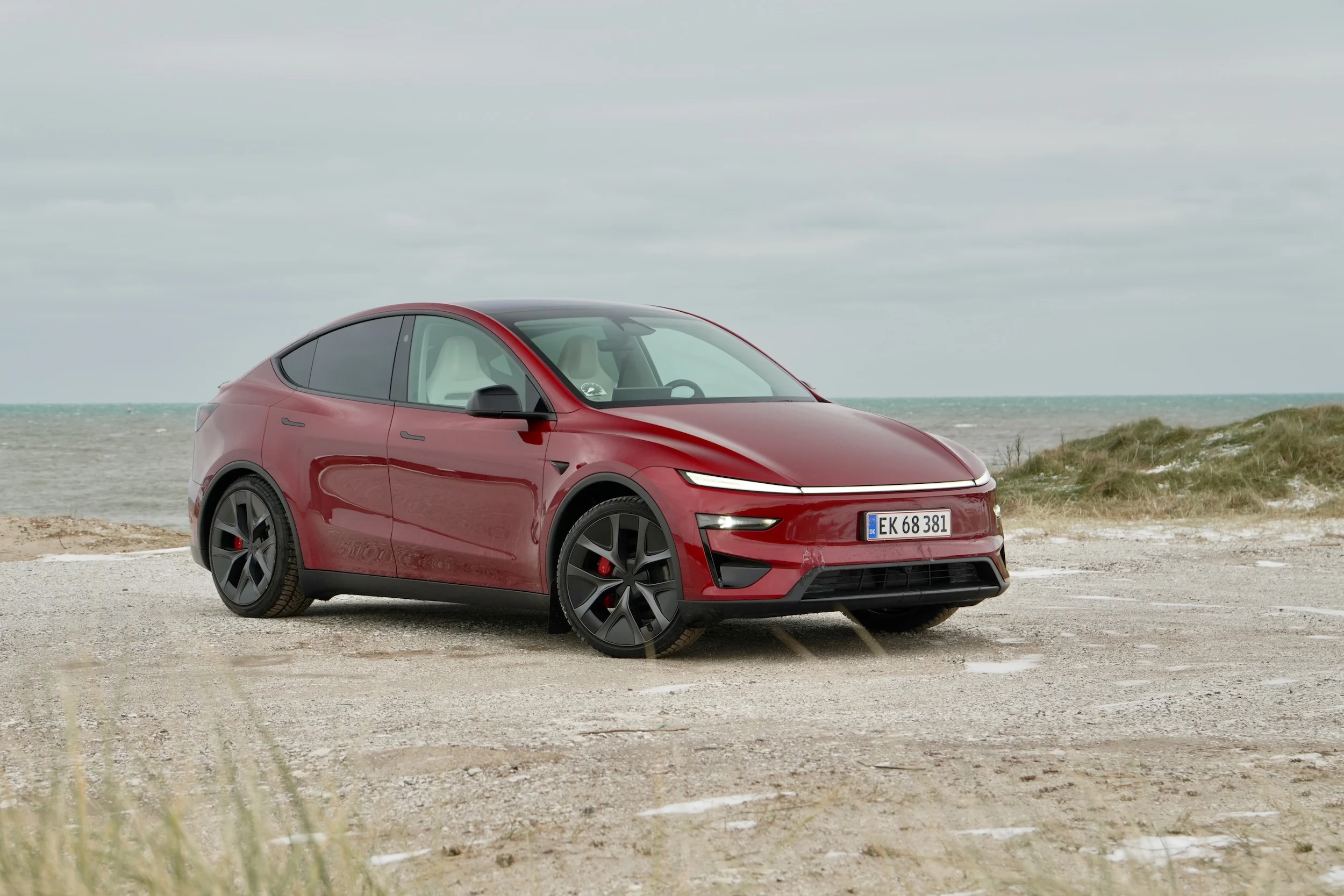 TEST Tesla Model Y Performance MBB 7966