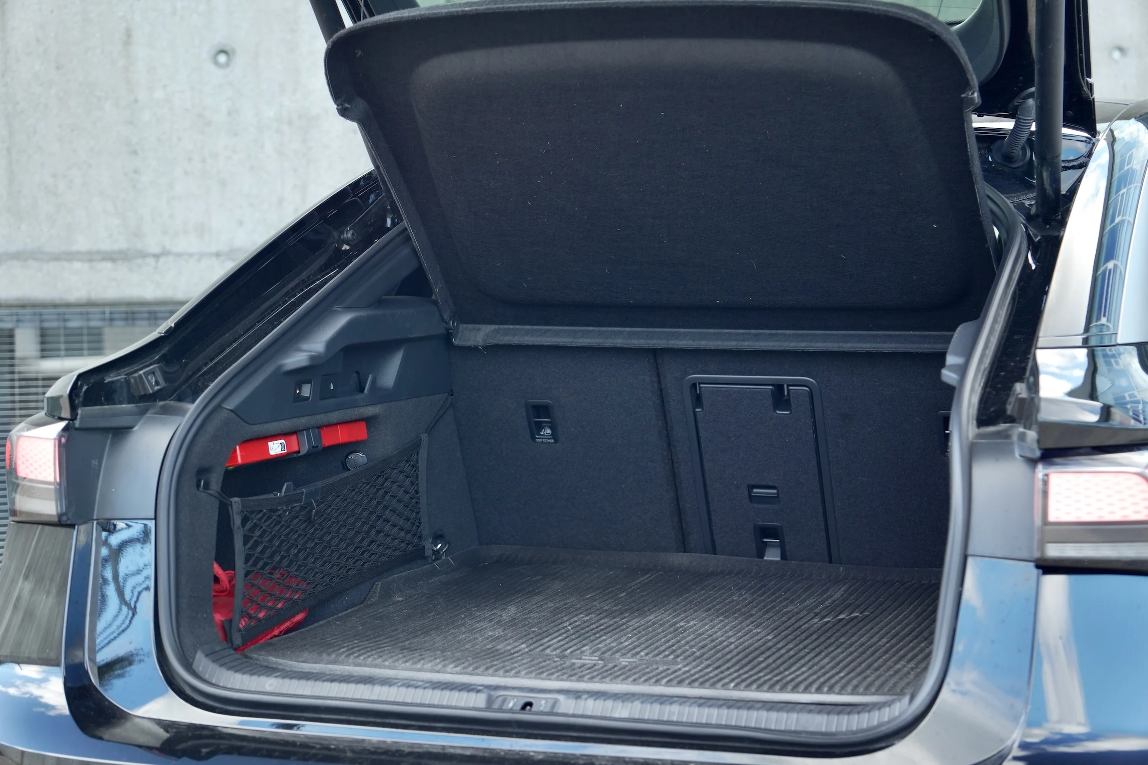 STORTEST Mazda 6e Tesla Model 3 VW ID.7 MBB5210