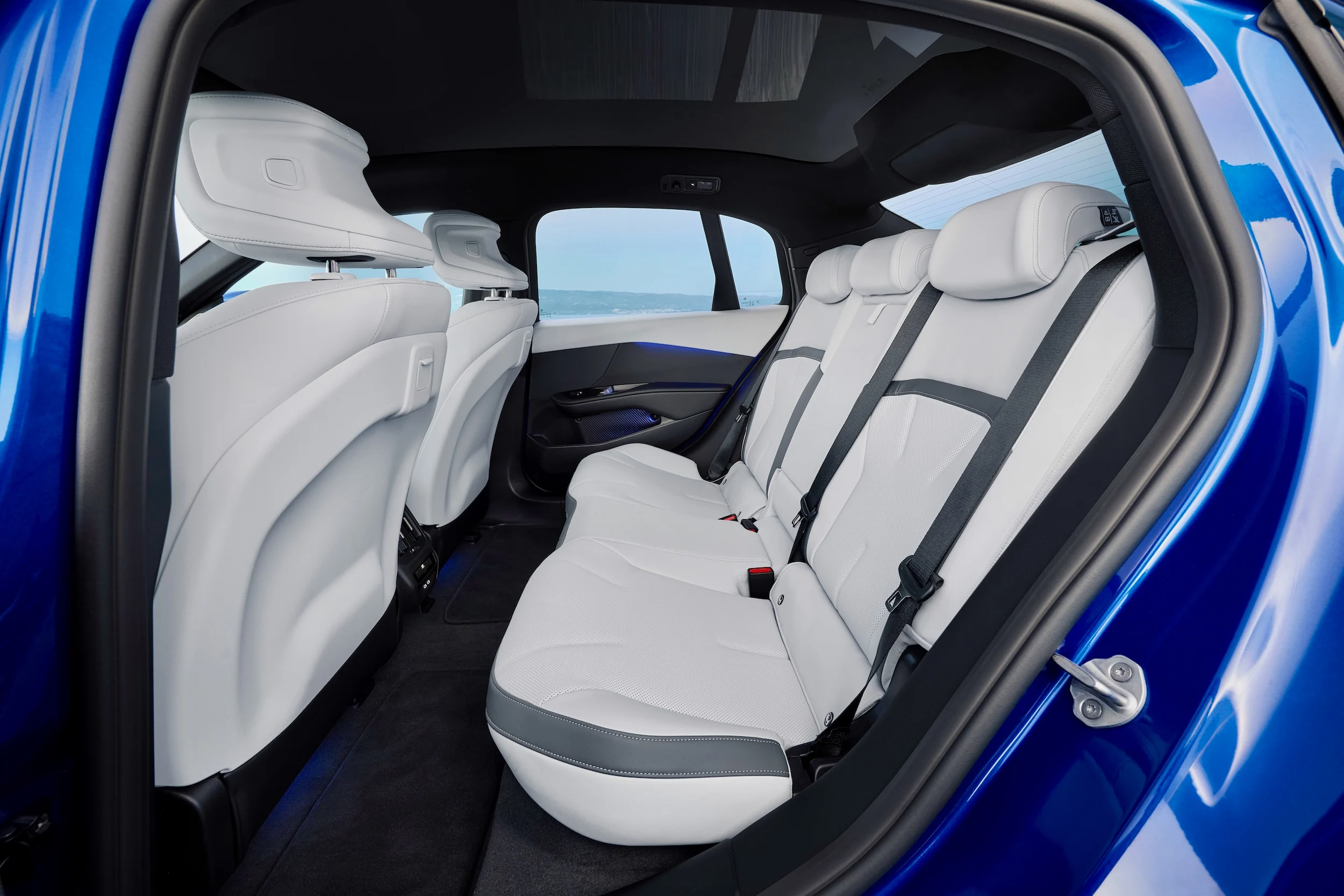 BMW i3 50 xDrive 02