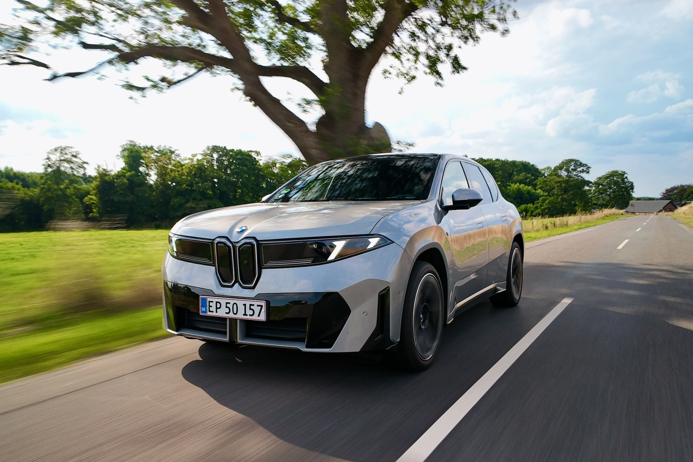 DUEL BMW iX3 vs Volvo EX60 20260729173628 0376 D