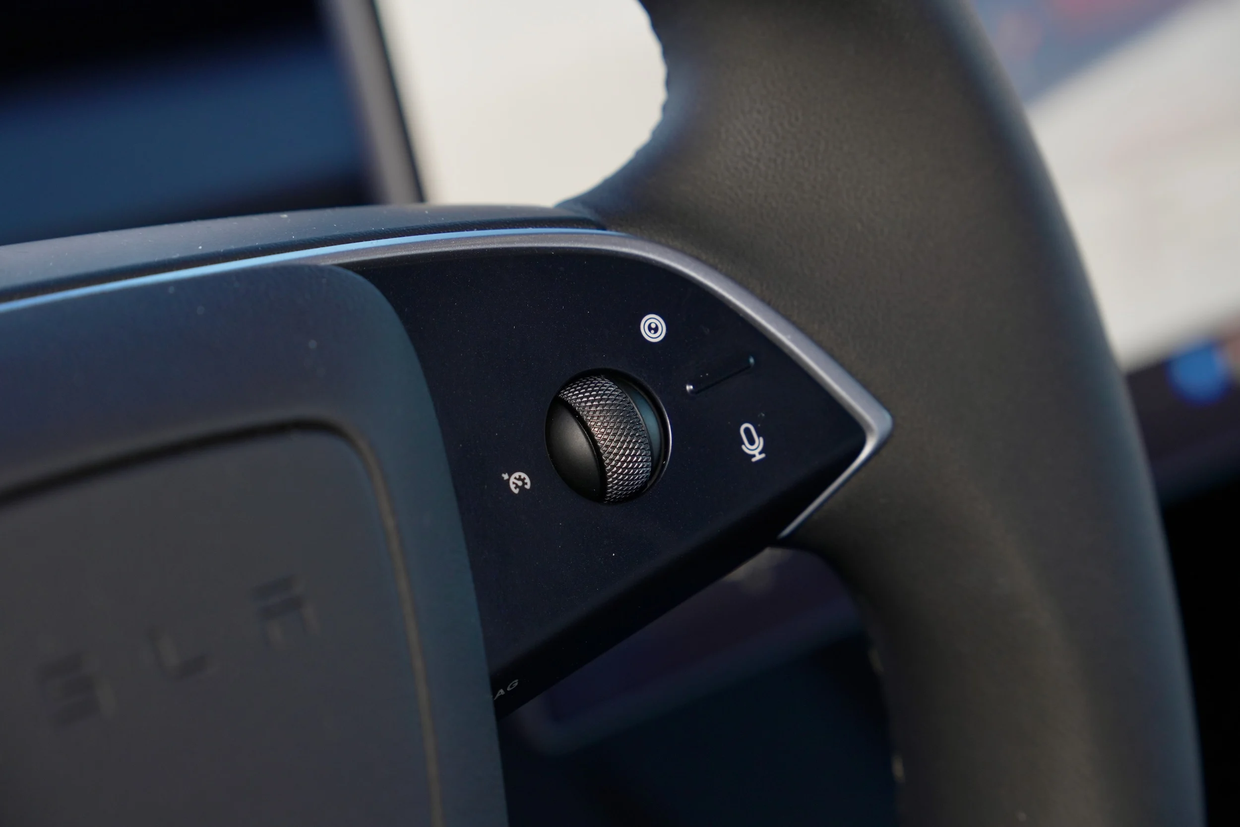 TEST Tesla Model Y Performance MBB 8047