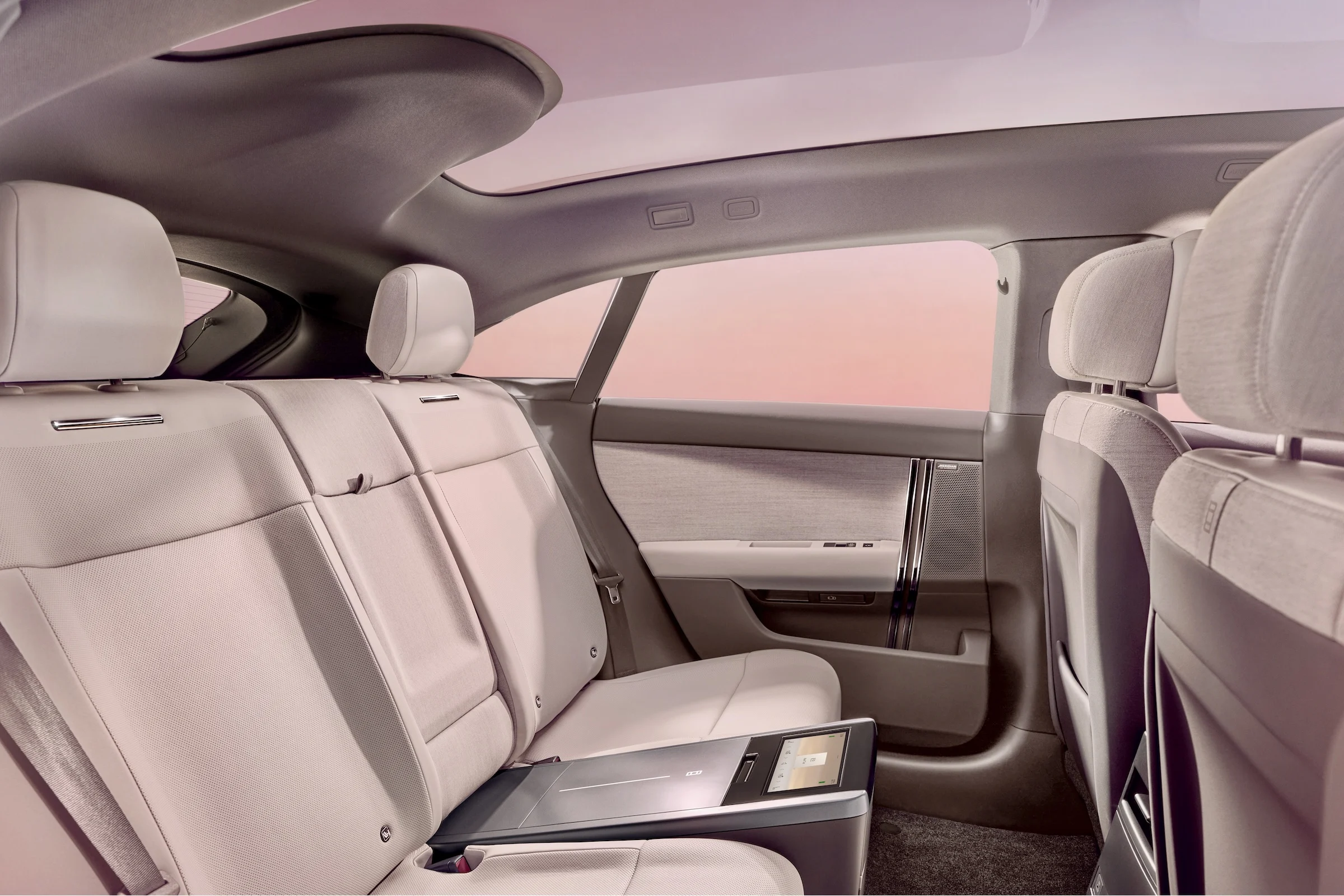 RR GT INTERIOR REAR-SEATS