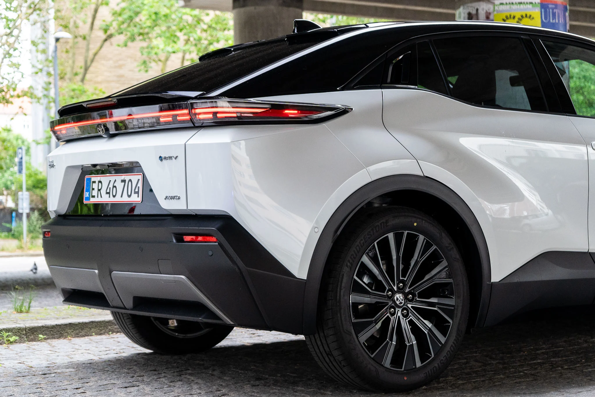 Toyota C-HR+-13