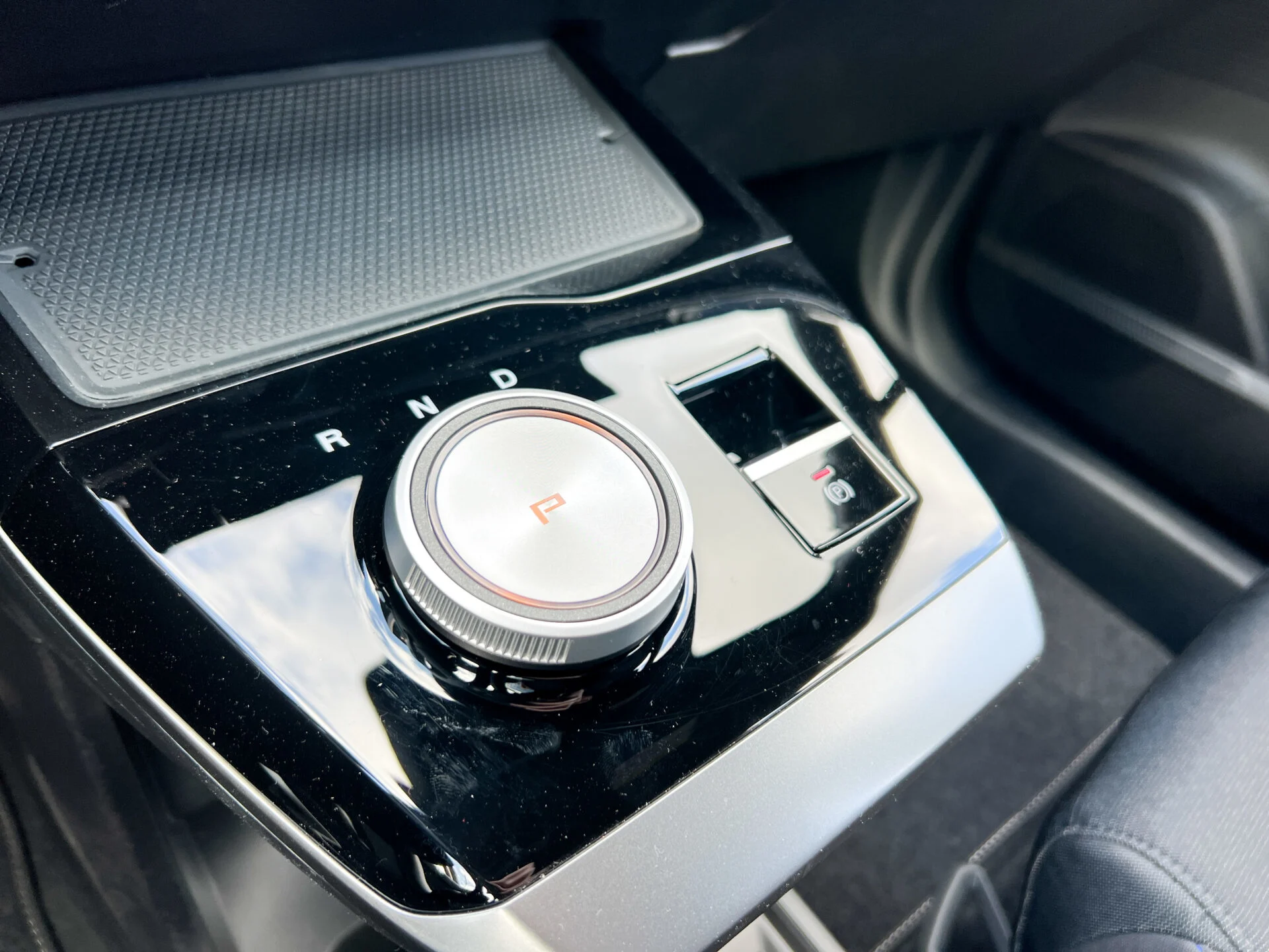 MG ZS EV vs MG4_Interior-22