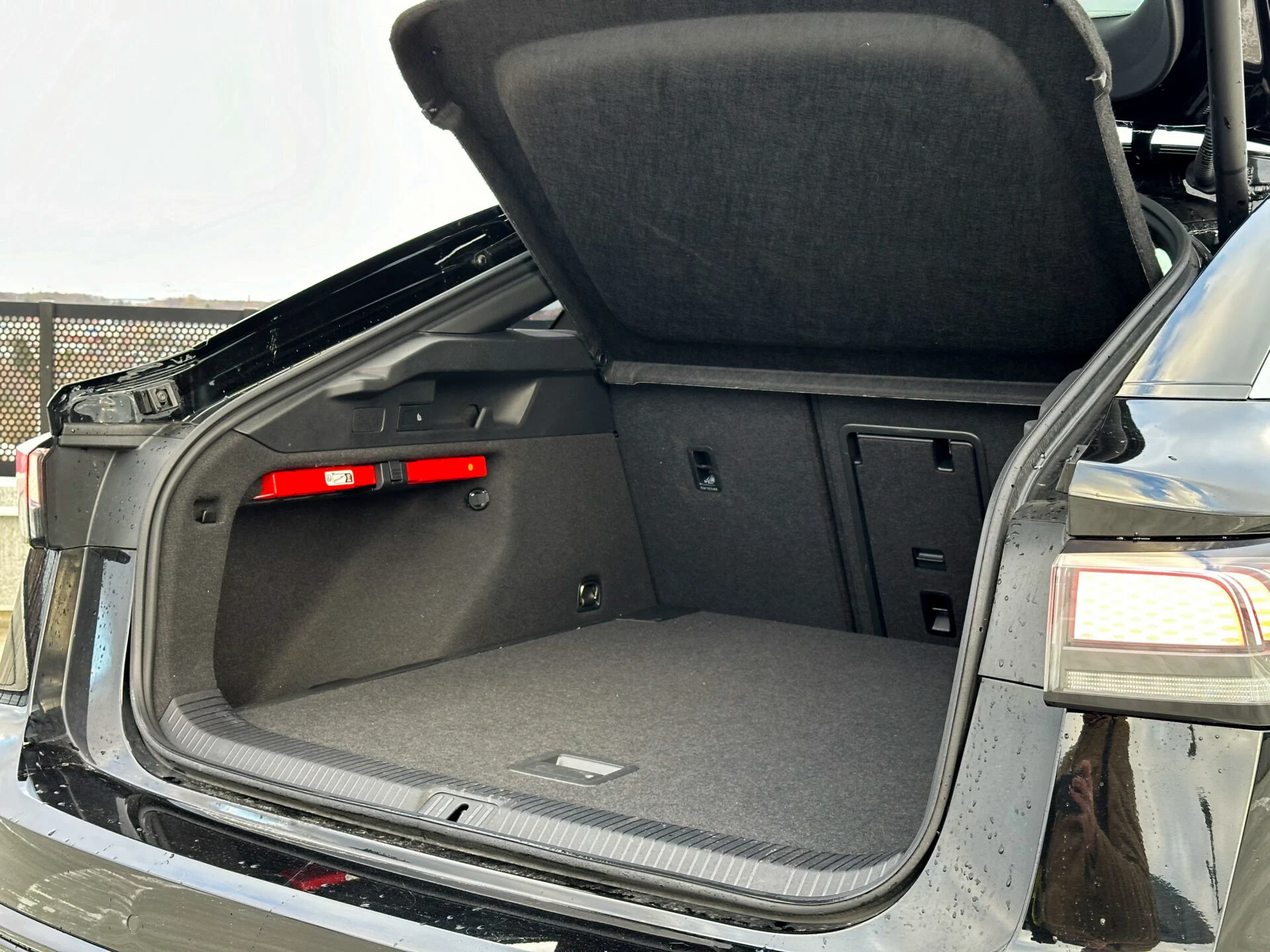 VW ID.7 vs. Hyundai Ioniq 6-67