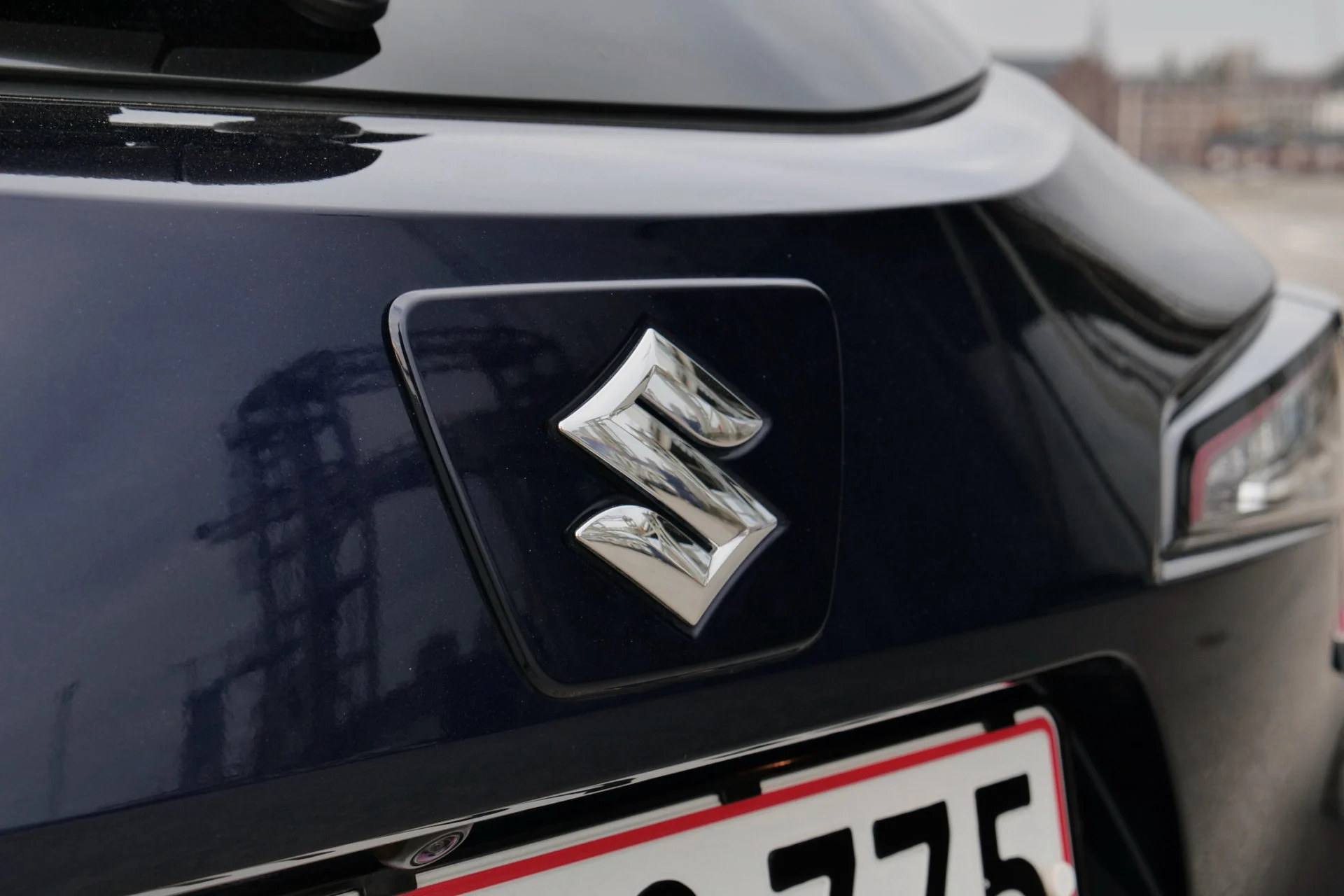 Bilbasen DUEL Kia Ceed SW PHEV vs Suzuki Swace Hybrid9889