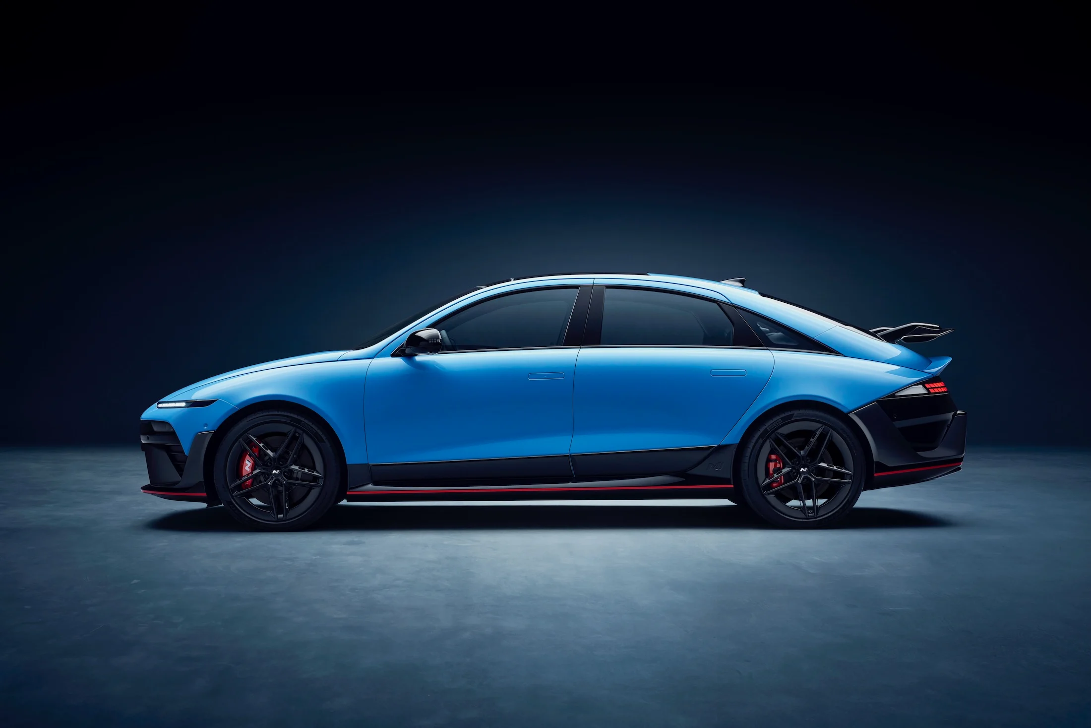 hyundai-ioniq-6-n-goodwood-debut-studio-side