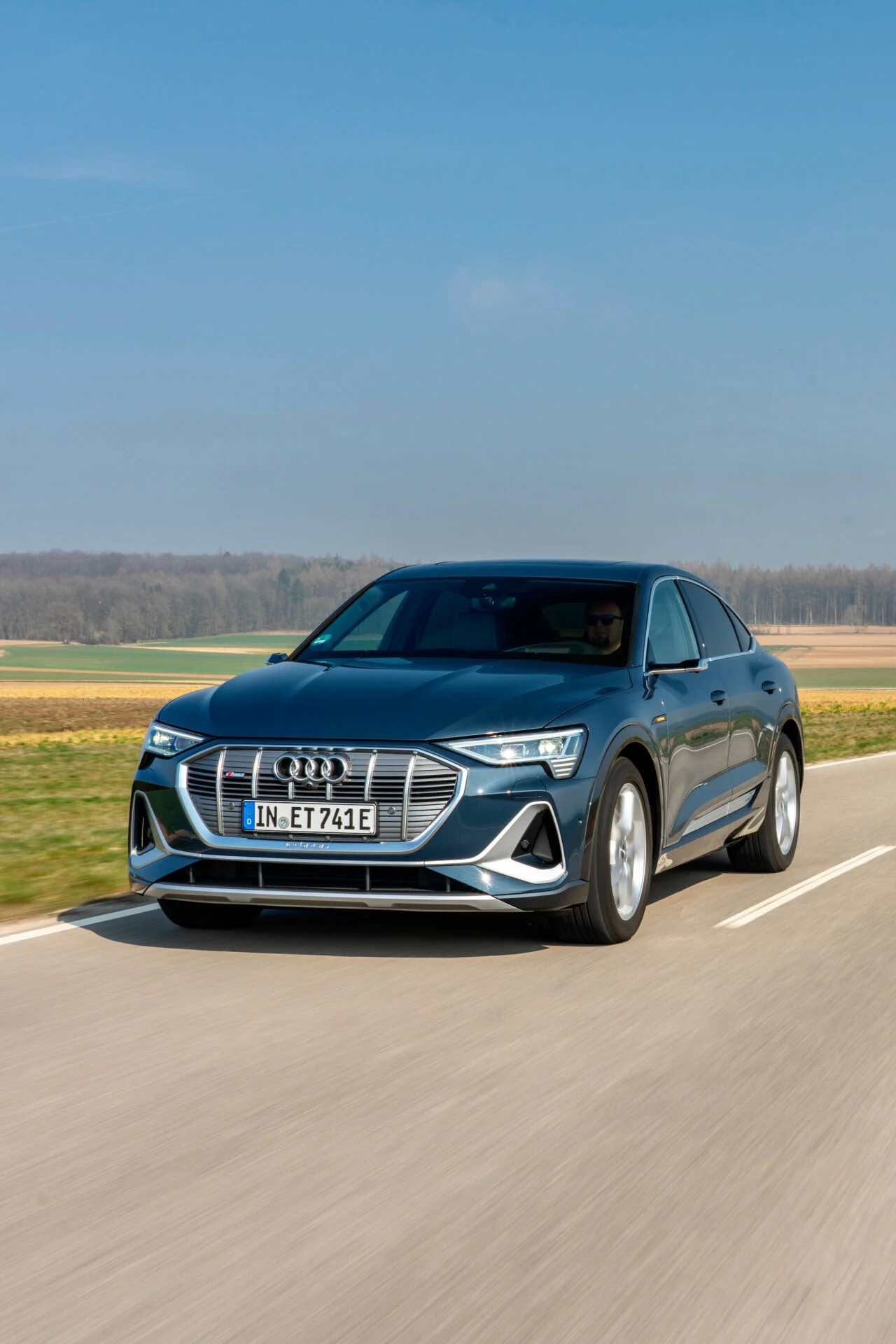 Audi-E-Tron-04.jpeg