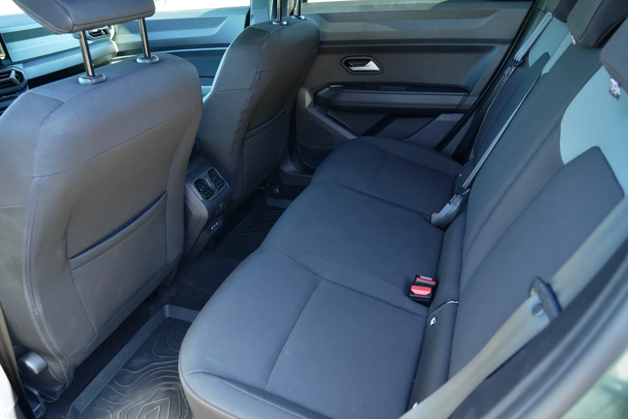 TEST Dacia Bigster Hybrid MBB 03912