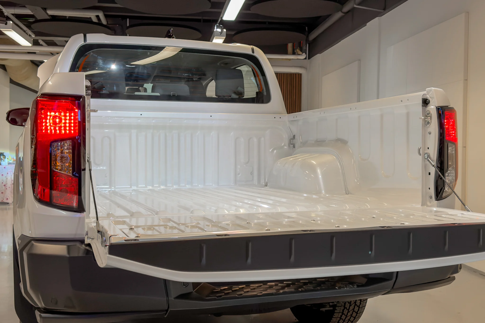 Toyota Hilux Electric-06